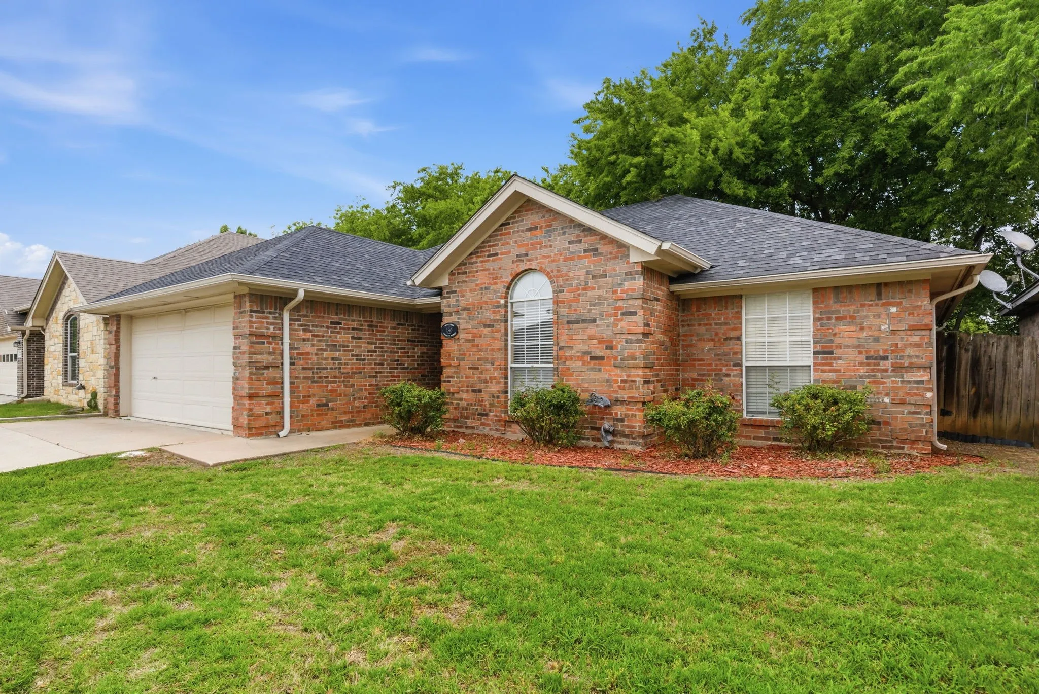 For Sale in Erath County , 1723 Sully Court, Stephenville, Texas 76401, 3 Bedroom, 2 Bathroom, 2 Garage spaces, 0 Sqft, built in 1998, Preowned, mls#21247812, Real Estate Agent in Stephenville, Homes For Sale in Erath county, Homes For Sale in Stephenville, Realtor in Stephenville Texas, Real Estate Brokerage Independent Realty Texas, Luminita Cordes Realtor