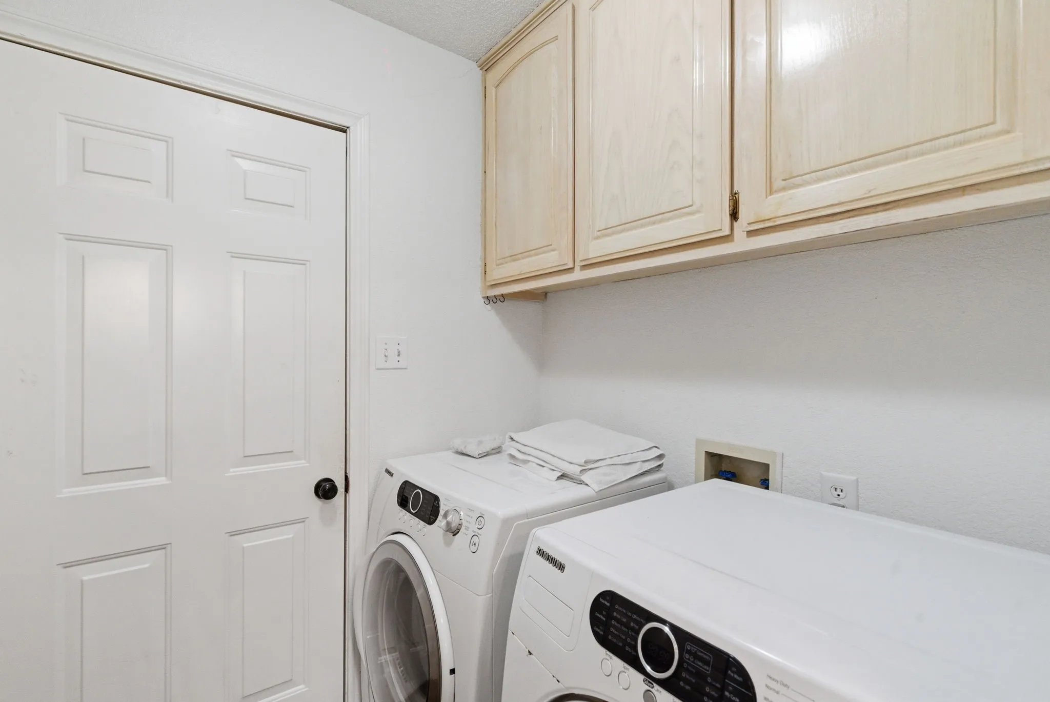 For Sale in Erath County , 1723 Sully Court, Stephenville, Texas 76401, 3 Bedroom, 2 Bathroom, 2 Garage spaces, 0 Sqft, built in 1998, Preowned, mls#21247812, Real Estate Agent in Stephenville, Homes For Sale in Erath county, Homes For Sale in Stephenville, Realtor in Stephenville Texas, Real Estate Brokerage Independent Realty Texas, Luminita Cordes Realtor