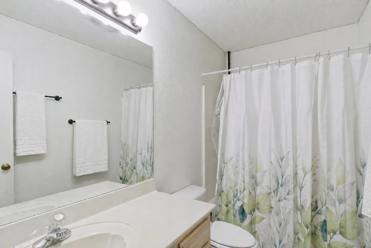 For Sale in Erath County , 1723 Sully Court, Stephenville, Texas 76401, 3 Bedroom, 2 Bathroom, 2 Garage spaces, 0 Sqft, built in 1998, Preowned, mls#21247812, Real Estate Agent in Stephenville, Homes For Sale in Erath county, Homes For Sale in Stephenville, Realtor in Stephenville Texas, Real Estate Brokerage Independent Realty Texas, Luminita Cordes Realtor