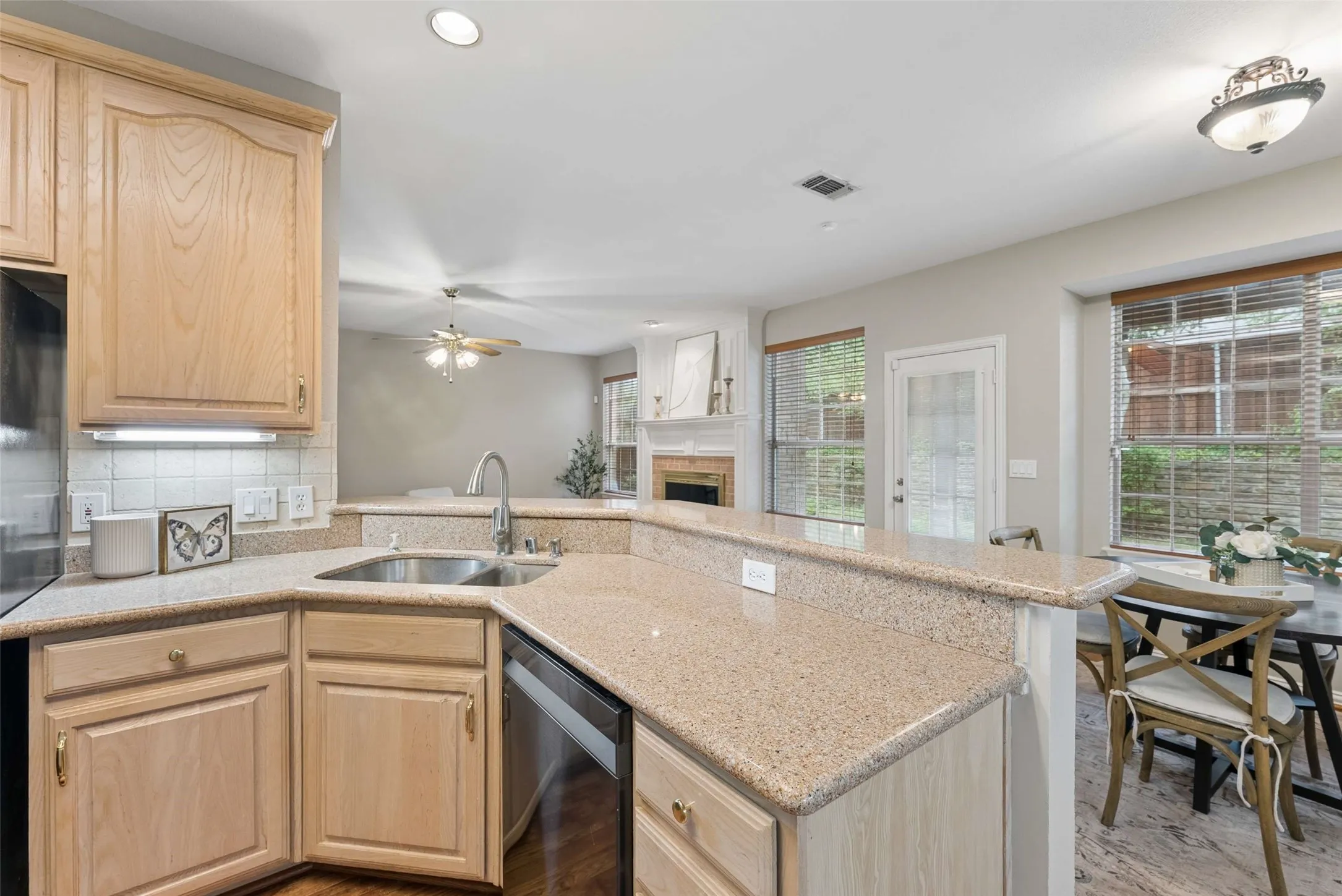 Single Family Residence For Sale in Collin County , 1108 Wedge Hill Road, Mc Kinney, Texas 75072, 4 Bedroom, 3 Bathroom, 2 Garage spaces, 3,002 Sqft, built in 1993, Preowned, mls#21254934, Real Estate Agent in Mc Kinney, Homes For Sale in Collin county, Homes For Sale in Mc Kinney, Realtor in Mc Kinney Texas, Real Estate Brokerage Independent Realty Texas, Luminita Cordes Realtor