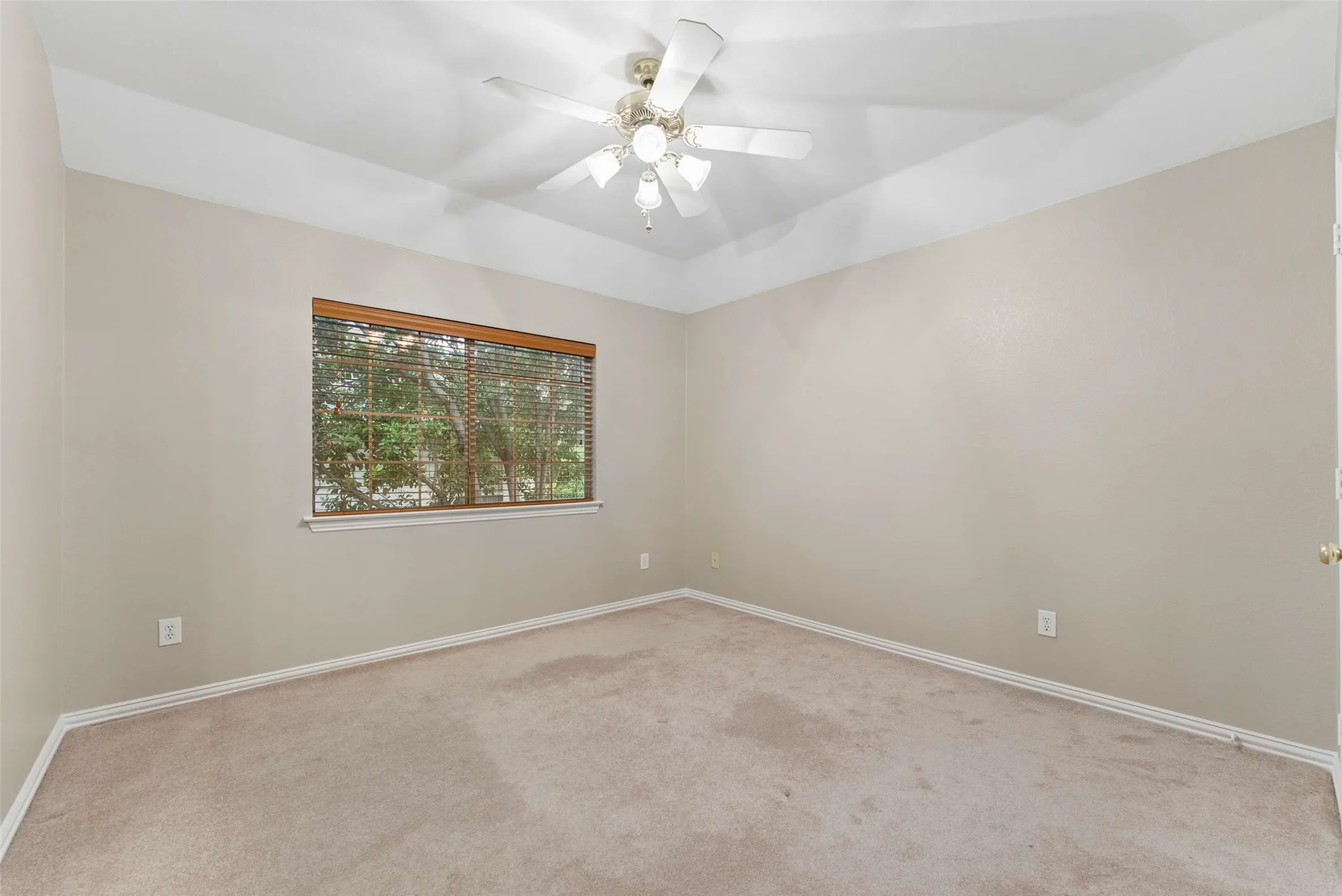 Single Family Residence For Sale in Collin County , 1108 Wedge Hill Road, Mc Kinney, Texas 75072, 4 Bedroom, 3 Bathroom, 2 Garage spaces, 3,002 Sqft, built in 1993, Preowned, mls#21254934, Real Estate Agent in Mc Kinney, Homes For Sale in Collin county, Homes For Sale in Mc Kinney, Realtor in Mc Kinney Texas, Real Estate Brokerage Independent Realty Texas, Luminita Cordes Realtor
