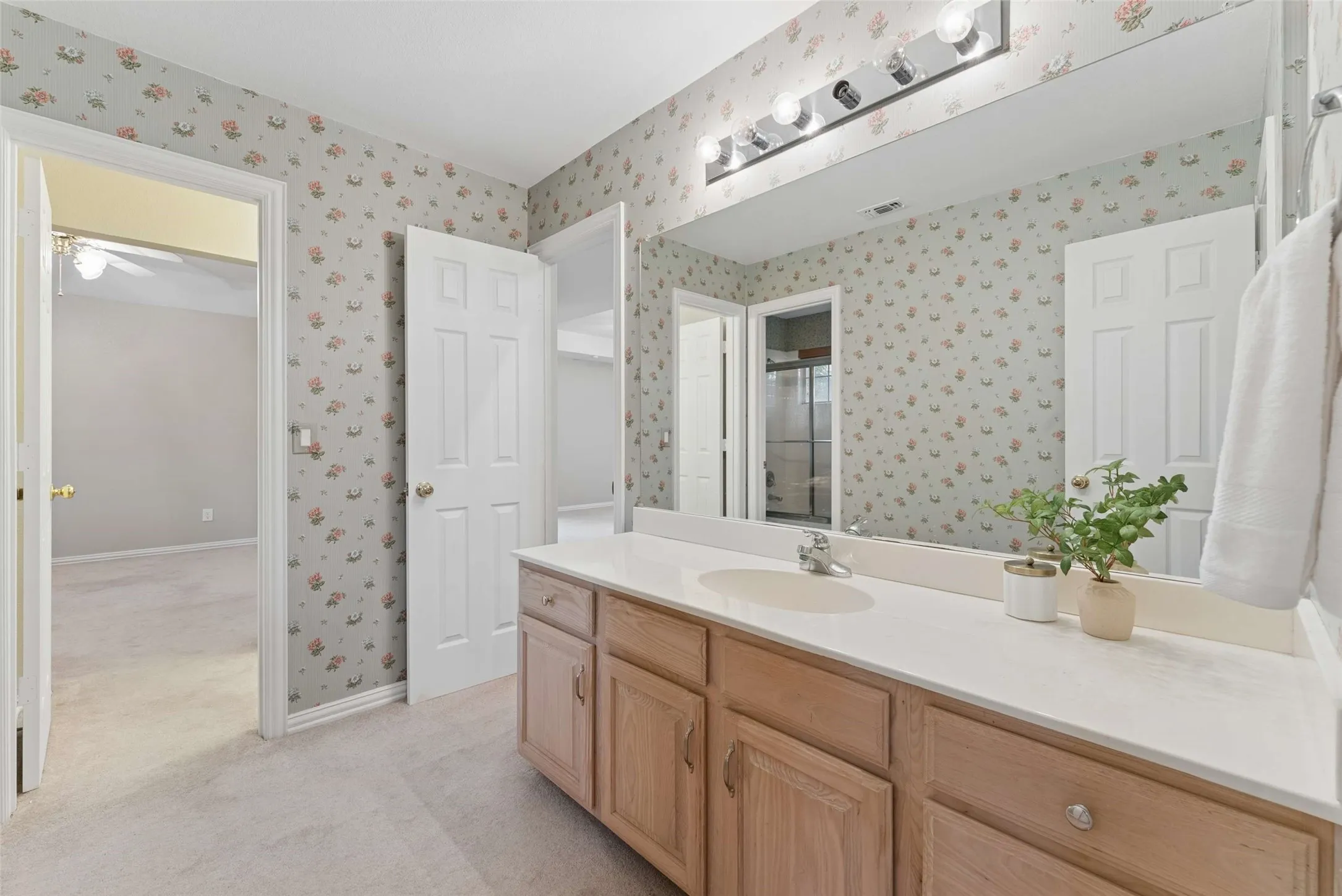 Single Family Residence For Sale in Collin County , 1108 Wedge Hill Road, Mc Kinney, Texas 75072, 4 Bedroom, 3 Bathroom, 2 Garage spaces, 3,002 Sqft, built in 1993, Preowned, mls#21254934, Real Estate Agent in Mc Kinney, Homes For Sale in Collin county, Homes For Sale in Mc Kinney, Realtor in Mc Kinney Texas, Real Estate Brokerage Independent Realty Texas, Luminita Cordes Realtor