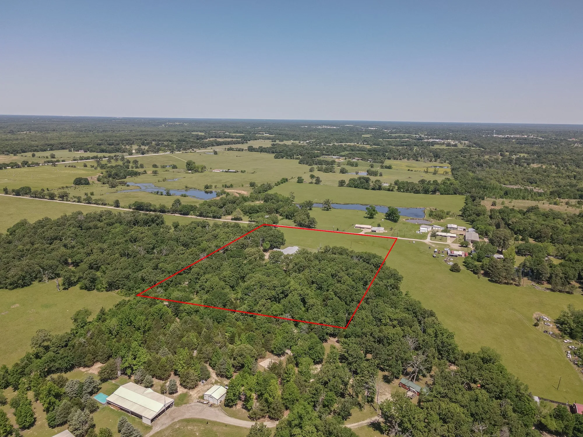 Single Family Residence For Sale in Rains County , 129 Rs County Road 2222, Emory, Texas 75440, 4 Bedroom, 3 Bathroom, 11 Garage spaces, 6,808 Sqft, built in 2003, Preowned, Price $749,999, mls#21247121, Real Estate Agent in Emory, Homes For Sale in Rains county, Homes For Sale in Emory, Realtor in Emory Texas, Real Estate Brokerage Independent Realty Texas, Luminita Cordes Realtor