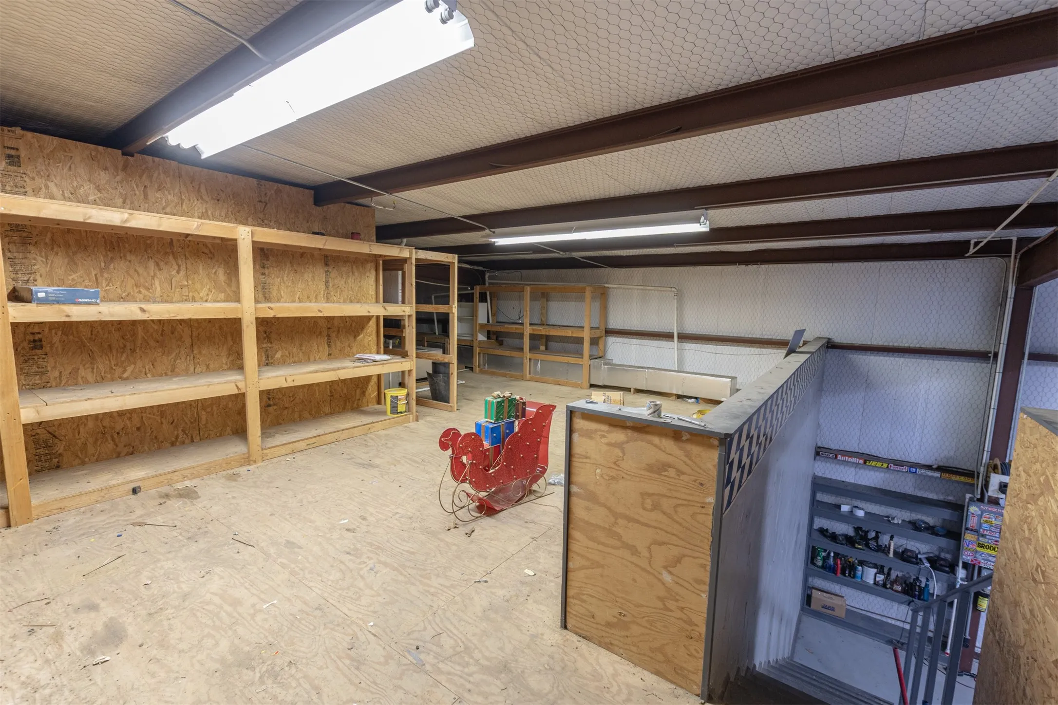 Single Family Residence For Sale in Rains County , 129 Rs County Road 2222, Emory, Texas 75440, 4 Bedroom, 3 Bathroom, 11 Garage spaces, 6,808 Sqft, built in 2003, Preowned, Price $749,999, mls#21247121, Real Estate Agent in Emory, Homes For Sale in Rains county, Homes For Sale in Emory, Realtor in Emory Texas, Real Estate Brokerage Independent Realty Texas, Luminita Cordes Realtor