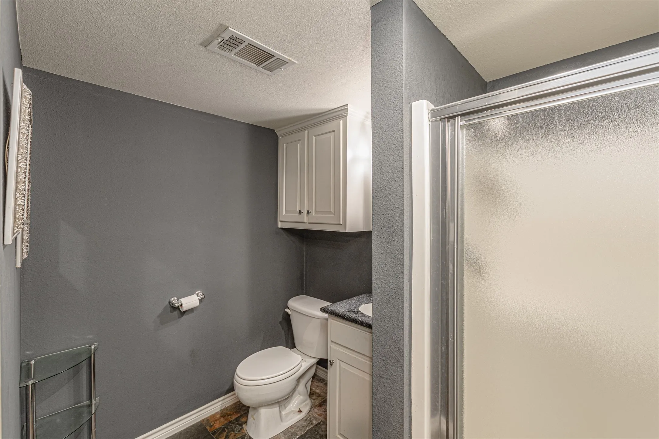 Single Family Residence For Sale in Rains County , 129 Rs County Road 2222, Emory, Texas 75440, 4 Bedroom, 3 Bathroom, 11 Garage spaces, 6,808 Sqft, built in 2003, Preowned, Price $749,999, mls#21247121, Real Estate Agent in Emory, Homes For Sale in Rains county, Homes For Sale in Emory, Realtor in Emory Texas, Real Estate Brokerage Independent Realty Texas, Luminita Cordes Realtor
