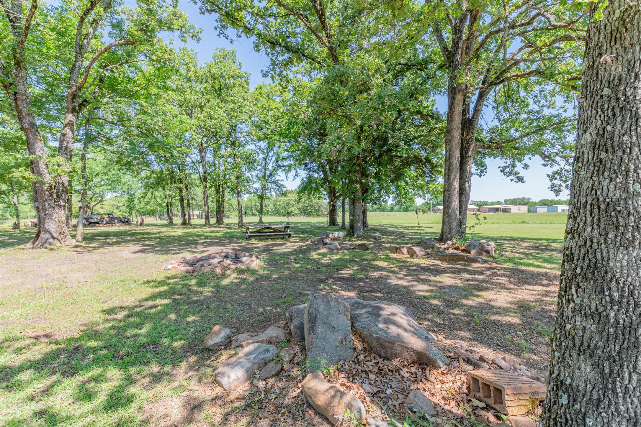 Single Family Residence For Sale in Rains County , 129 Rs County Road 2222, Emory, Texas 75440, 4 Bedroom, 3 Bathroom, 11 Garage spaces, 6,808 Sqft, built in 2003, Preowned, Price $749,999, mls#21247121, Real Estate Agent in Emory, Homes For Sale in Rains county, Homes For Sale in Emory, Realtor in Emory Texas, Real Estate Brokerage Independent Realty Texas, Luminita Cordes Realtor