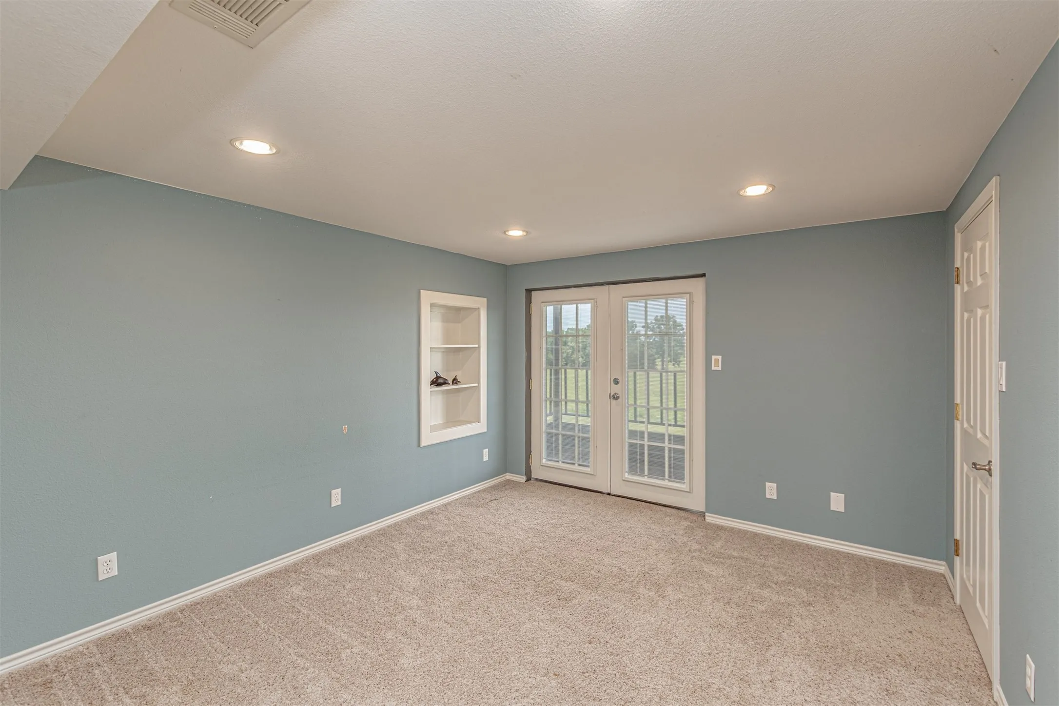 Single Family Residence For Sale in Rains County , 129 Rs County Road 2222, Emory, Texas 75440, 4 Bedroom, 3 Bathroom, 11 Garage spaces, 6,808 Sqft, built in 2003, Preowned, Price $749,999, mls#21247121, Real Estate Agent in Emory, Homes For Sale in Rains county, Homes For Sale in Emory, Realtor in Emory Texas, Real Estate Brokerage Independent Realty Texas, Luminita Cordes Realtor