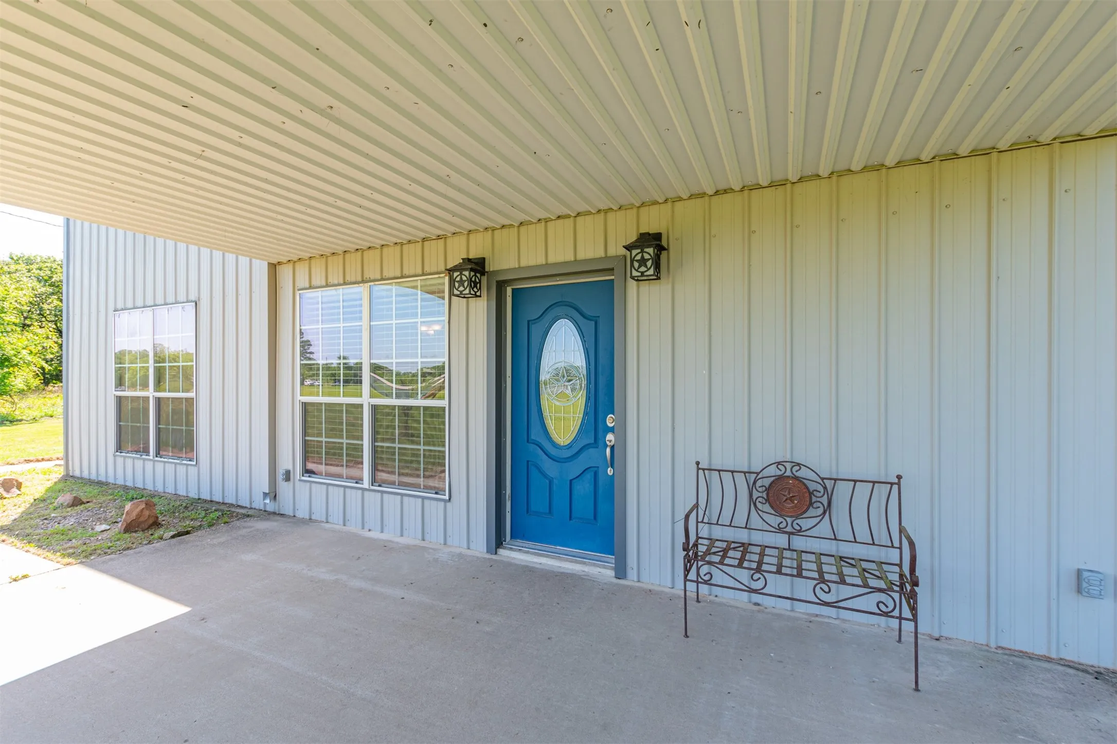 Single Family Residence For Sale in Rains County , 129 Rs County Road 2222, Emory, Texas 75440, 4 Bedroom, 3 Bathroom, 11 Garage spaces, 6,808 Sqft, built in 2003, Preowned, Price $749,999, mls#21247121, Real Estate Agent in Emory, Homes For Sale in Rains county, Homes For Sale in Emory, Realtor in Emory Texas, Real Estate Brokerage Independent Realty Texas, Luminita Cordes Realtor
