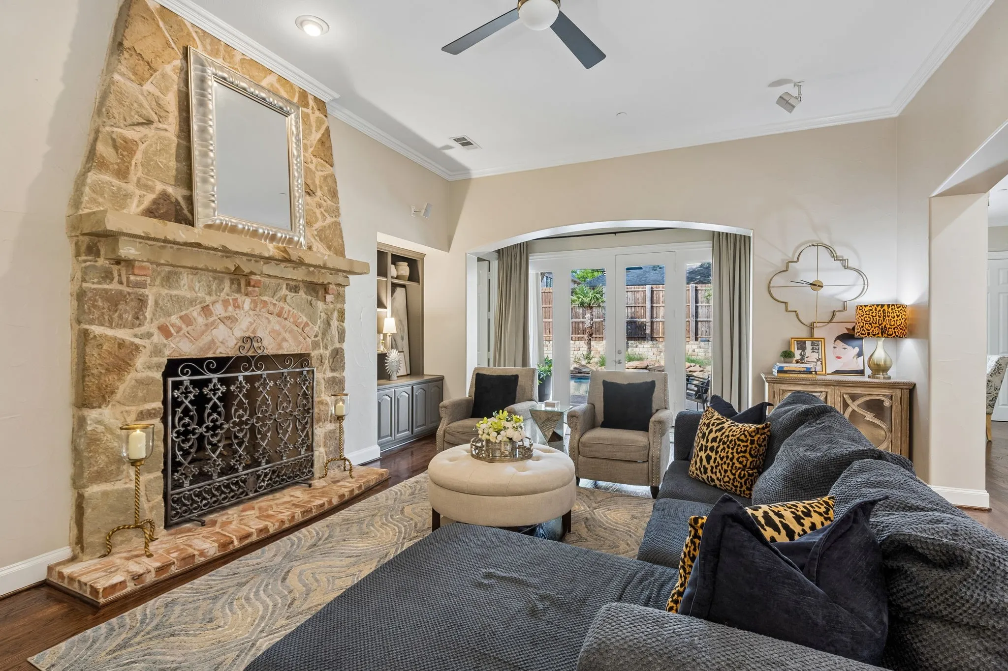 Single Family Residence For Sale in Collin County , 5880 Shady Oaks Drive, Frisco, Texas 75034, 5 Bedroom, 6 Bathroom, 3 Garage spaces, 5,545 Sqft, built in 2003, Preowned, mls#21253283, Real Estate Agent in Frisco, Homes For Sale in Collin county, Homes For Sale in Frisco, Realtor in Frisco Texas, Real Estate Brokerage Independent Realty Texas, Luminita Cordes Realtor