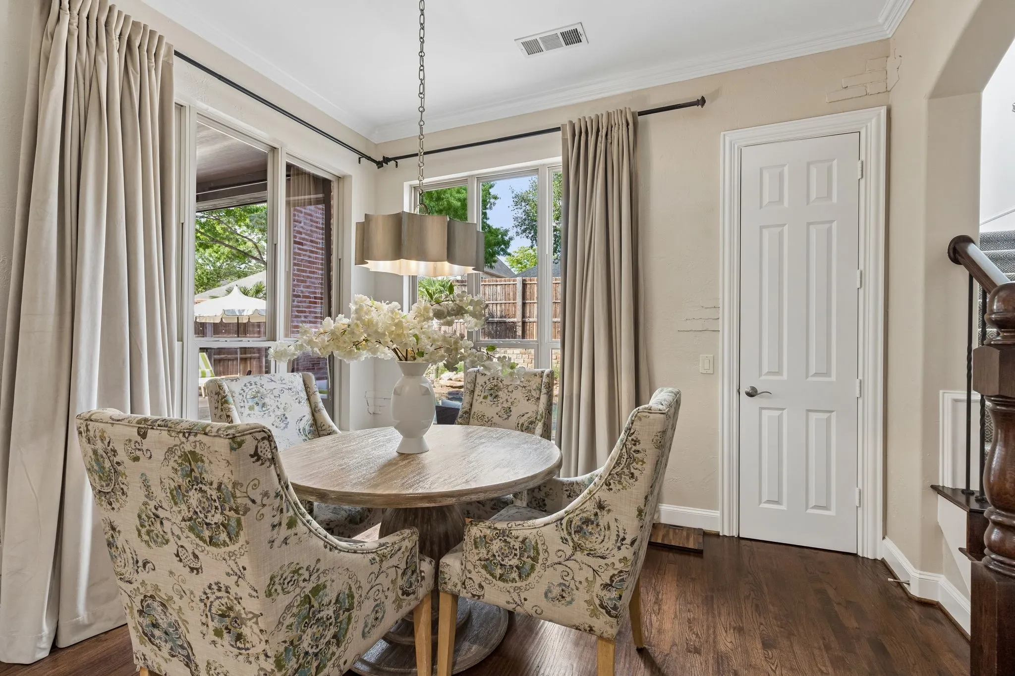 Single Family Residence For Sale in Collin County , 5880 Shady Oaks Drive, Frisco, Texas 75034, 5 Bedroom, 6 Bathroom, 3 Garage spaces, 5,545 Sqft, built in 2003, Preowned, mls#21253283, Real Estate Agent in Frisco, Homes For Sale in Collin county, Homes For Sale in Frisco, Realtor in Frisco Texas, Real Estate Brokerage Independent Realty Texas, Luminita Cordes Realtor