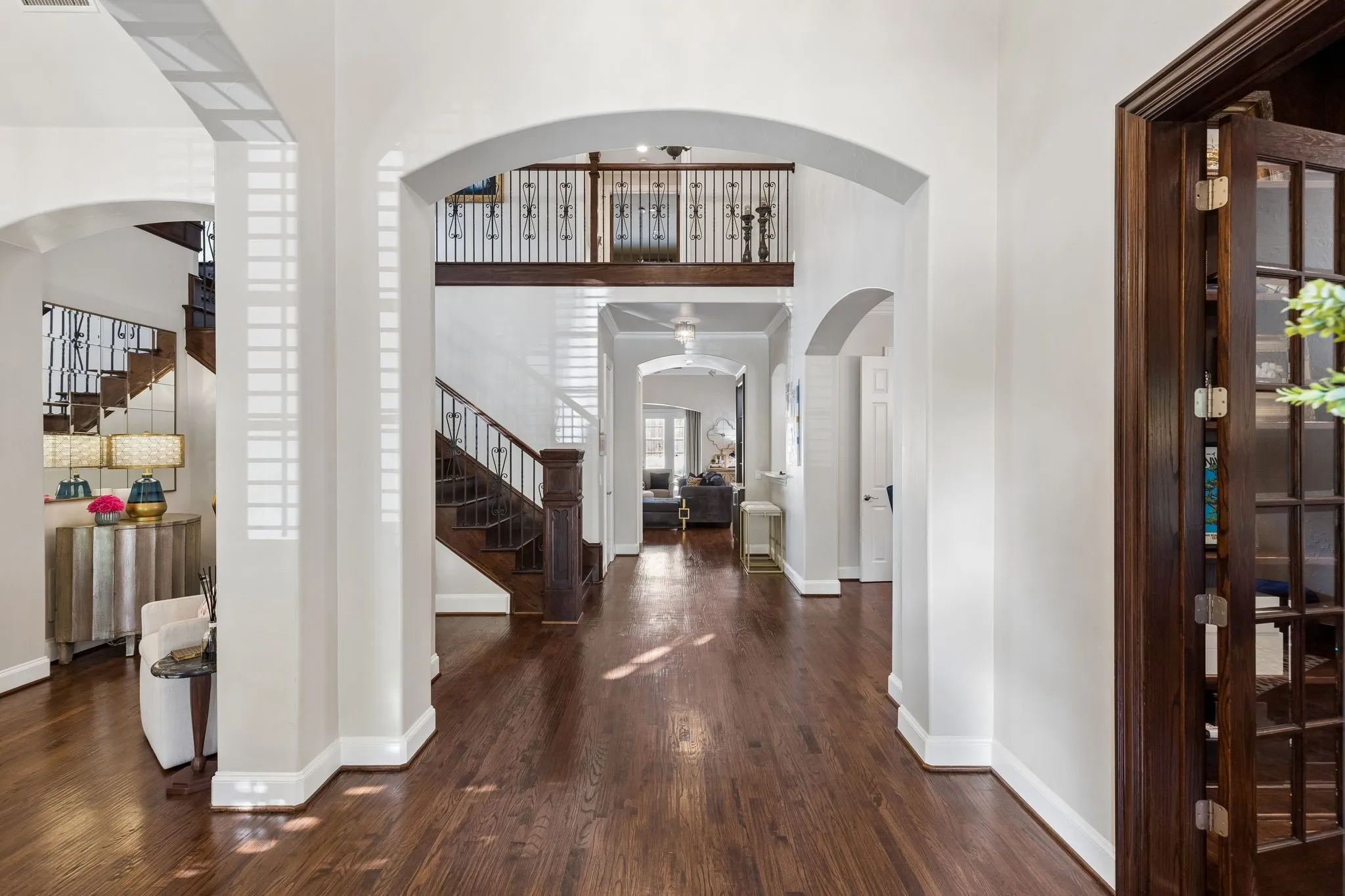 Single Family Residence For Sale in Collin County , 5880 Shady Oaks Drive, Frisco, Texas 75034, 5 Bedroom, 6 Bathroom, 3 Garage spaces, 5,545 Sqft, built in 2003, Preowned, mls#21253283, Real Estate Agent in Frisco, Homes For Sale in Collin county, Homes For Sale in Frisco, Realtor in Frisco Texas, Real Estate Brokerage Independent Realty Texas, Luminita Cordes Realtor
