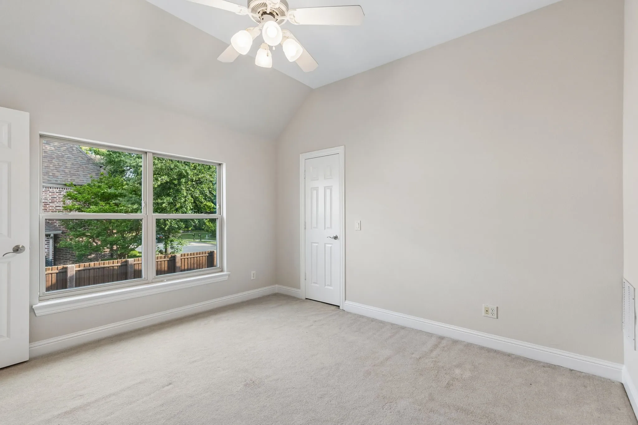Single Family Residence For Sale in Collin County , 5880 Shady Oaks Drive, Frisco, Texas 75034, 5 Bedroom, 6 Bathroom, 3 Garage spaces, 5,545 Sqft, built in 2003, Preowned, mls#21253283, Real Estate Agent in Frisco, Homes For Sale in Collin county, Homes For Sale in Frisco, Realtor in Frisco Texas, Real Estate Brokerage Independent Realty Texas, Luminita Cordes Realtor