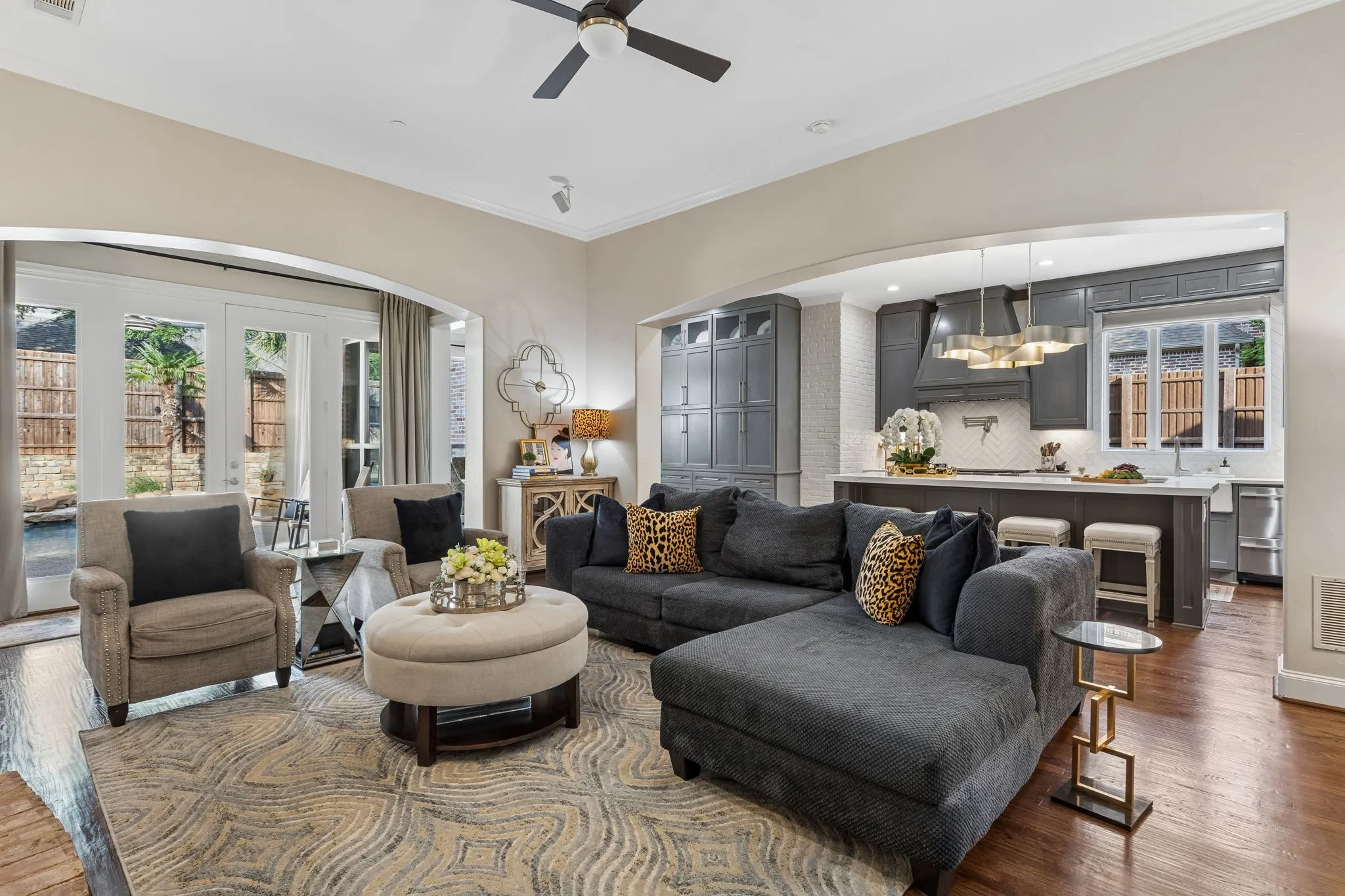 Single Family Residence For Sale in Collin County , 5880 Shady Oaks Drive, Frisco, Texas 75034, 5 Bedroom, 6 Bathroom, 3 Garage spaces, 5,545 Sqft, built in 2003, Preowned, mls#21253283, Real Estate Agent in Frisco, Homes For Sale in Collin county, Homes For Sale in Frisco, Realtor in Frisco Texas, Real Estate Brokerage Independent Realty Texas, Luminita Cordes Realtor