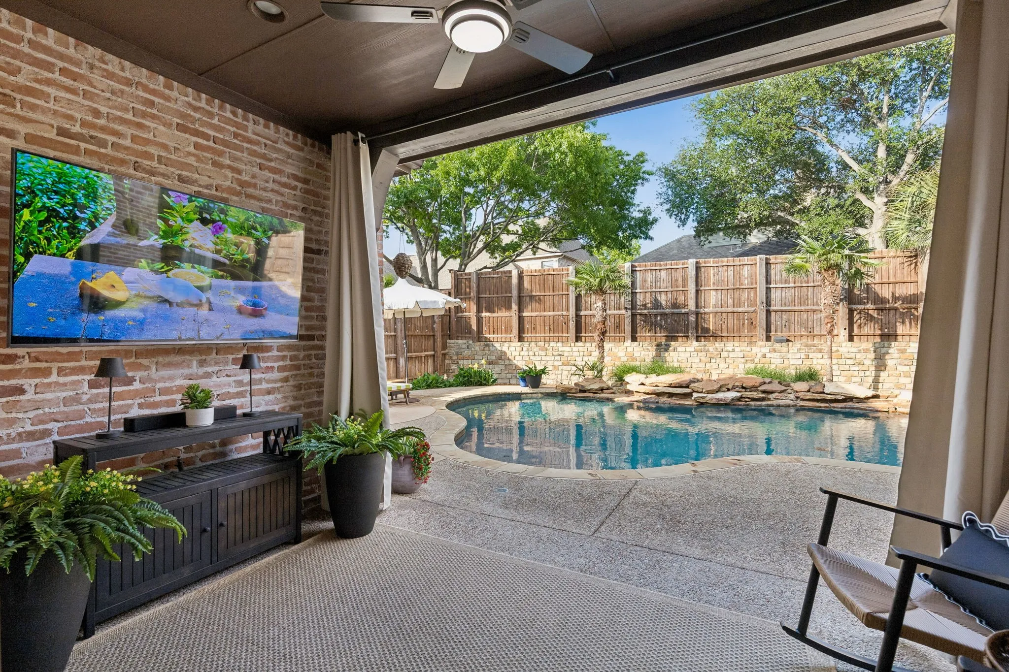 Single Family Residence For Sale in Collin County , 5880 Shady Oaks Drive, Frisco, Texas 75034, 5 Bedroom, 6 Bathroom, 3 Garage spaces, 5,545 Sqft, built in 2003, Preowned, mls#21253283, Real Estate Agent in Frisco, Homes For Sale in Collin county, Homes For Sale in Frisco, Realtor in Frisco Texas, Real Estate Brokerage Independent Realty Texas, Luminita Cordes Realtor