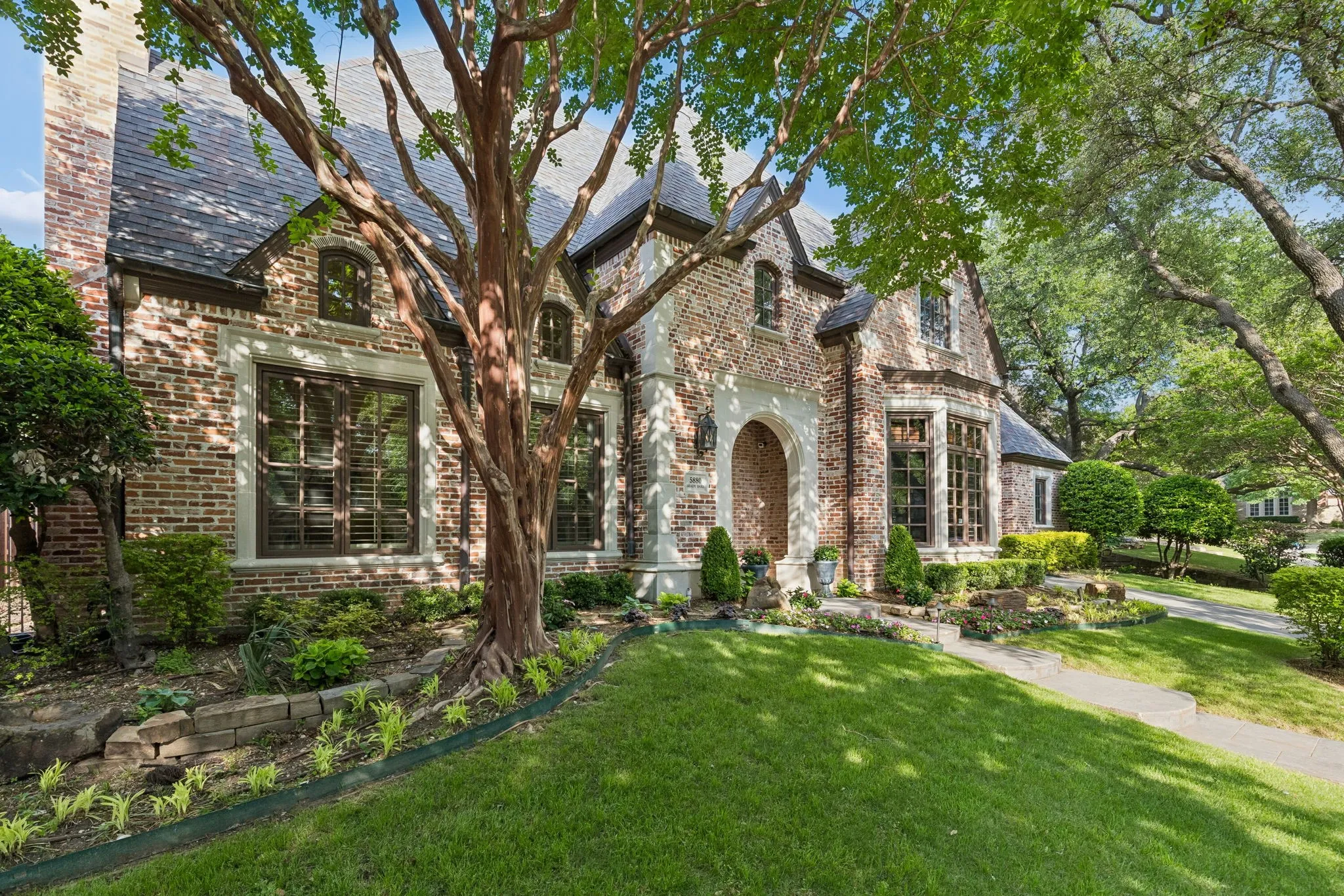 Single Family Residence For Sale in Collin County , 5880 Shady Oaks Drive, Frisco, Texas 75034, 5 Bedroom, 6 Bathroom, 3 Garage spaces, 5,545 Sqft, built in 2003, Preowned, mls#21253283, Real Estate Agent in Frisco, Homes For Sale in Collin county, Homes For Sale in Frisco, Realtor in Frisco Texas, Real Estate Brokerage Independent Realty Texas, Luminita Cordes Realtor