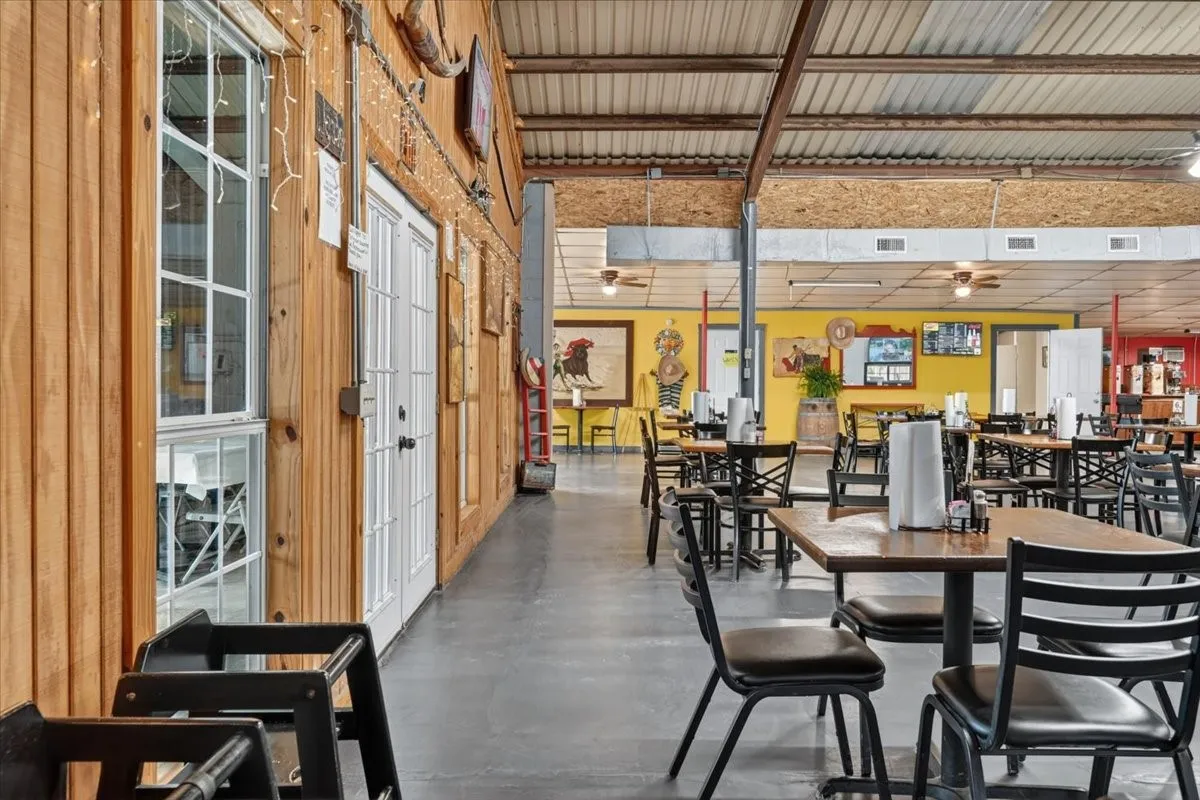 Business For Sale in Comanche County , 424 N Texas Street, De Leon, Texas 76444, 0, 0, Garage spaces, 0 Sqft, built in 1986, Preowned, Price $850,000, mls#21252478, Real Estate Agent in De Leon, Homes For Sale in Comanche county, Homes For Sale in De Leon, Realtor in De Leon Texas, Real Estate Brokerage Independent Realty Texas, Luminita Cordes Realtor