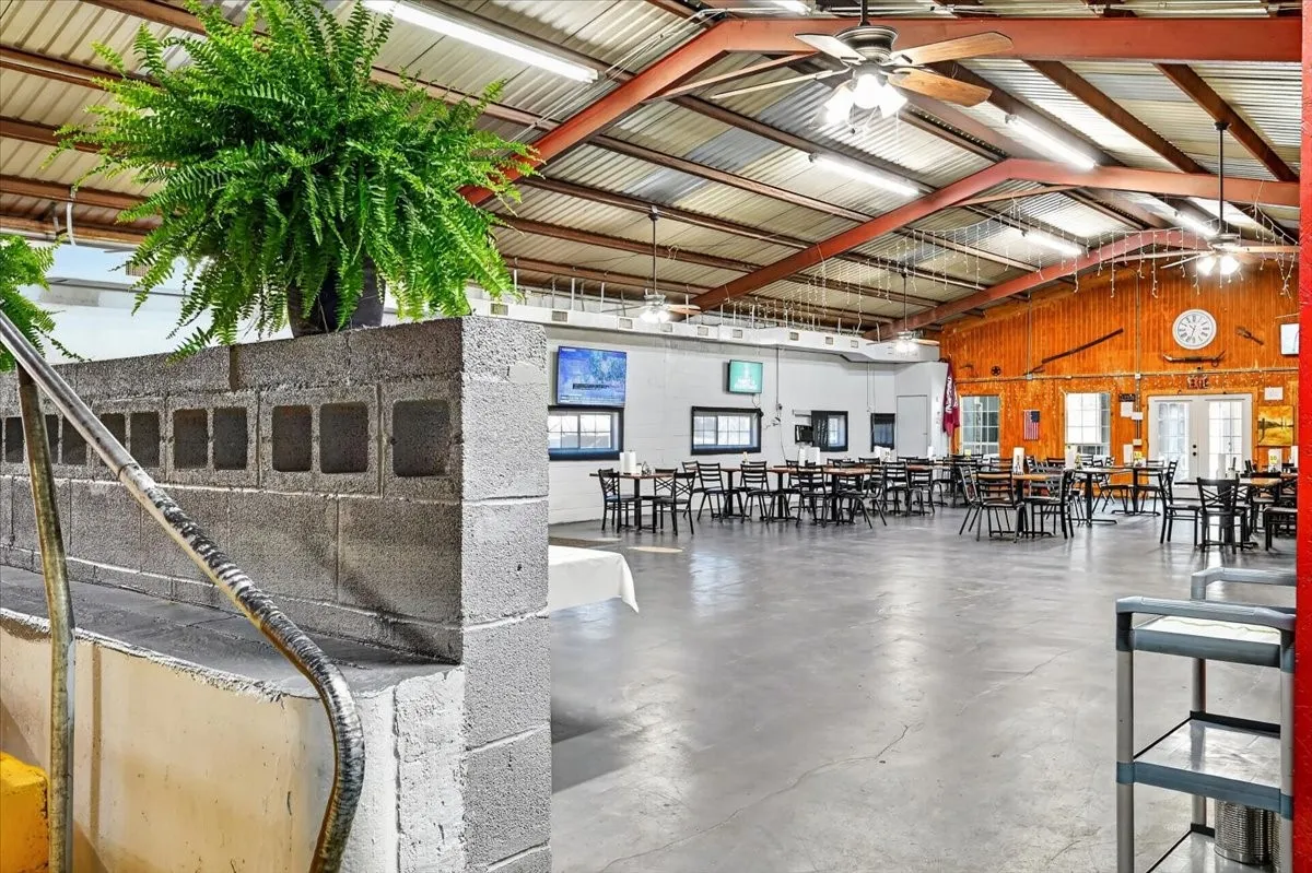 Business For Sale in Comanche County , 424 N Texas Street, De Leon, Texas 76444, 0, 0, Garage spaces, 0 Sqft, built in 1986, Preowned, Price $850,000, mls#21252478, Real Estate Agent in De Leon, Homes For Sale in Comanche county, Homes For Sale in De Leon, Realtor in De Leon Texas, Real Estate Brokerage Independent Realty Texas, Luminita Cordes Realtor