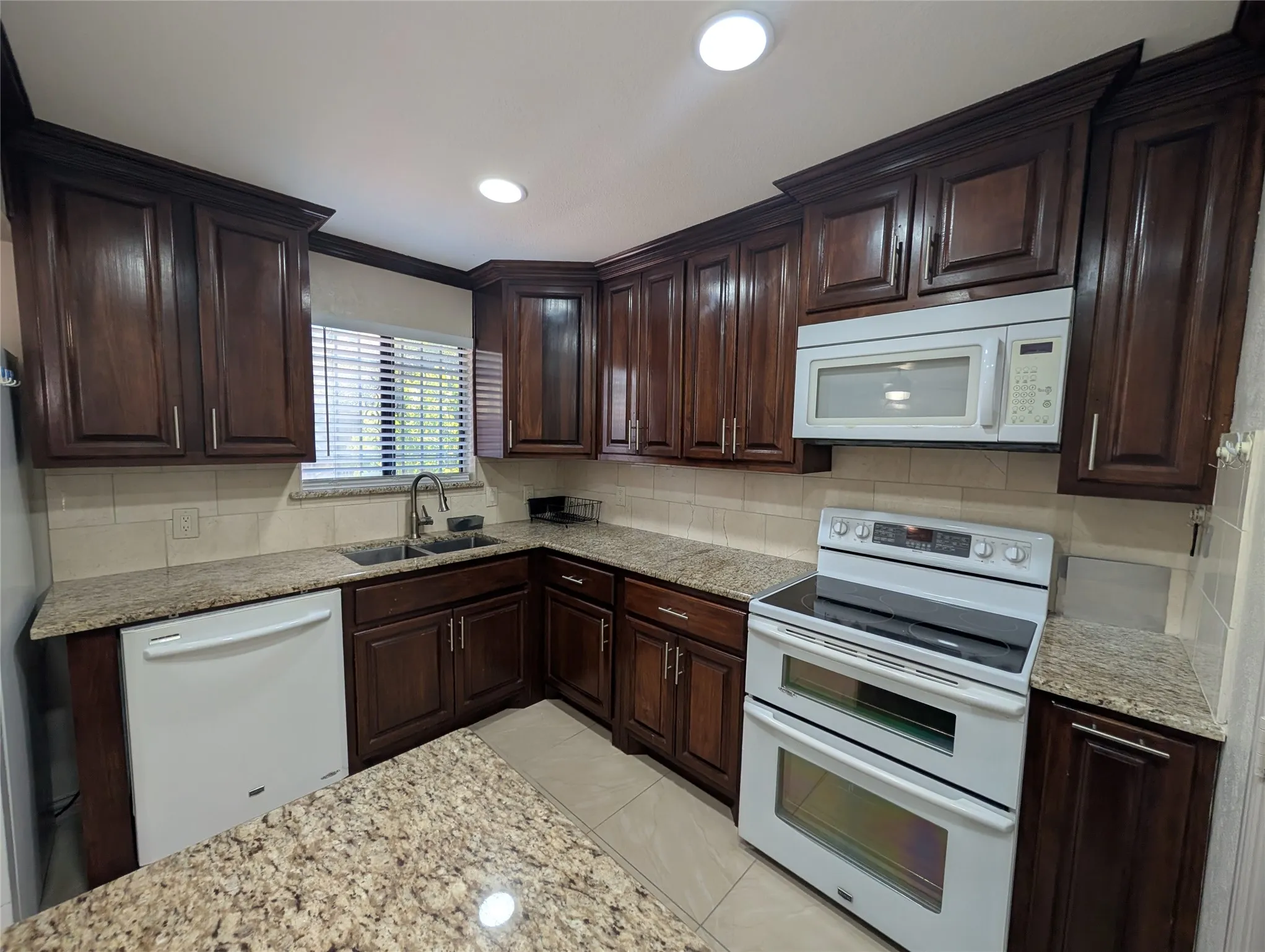 Condominium For Rent in Dallas County , 6646 E Lovers Lane 1105, Dallas, Texas 75214, 2 Bedroom, 2 Bathroom, Garage spaces, 1,031 Sqft, built in 1979, Preowned, mls#21255584, Real Estate Agent in Dallas, Homes For Rent in Dallas county, Homes For Rent in Dallas, Realtor in Dallas Texas, Real Estate Brokerage Independent Realty Texas, Luminita Cordes Realtor