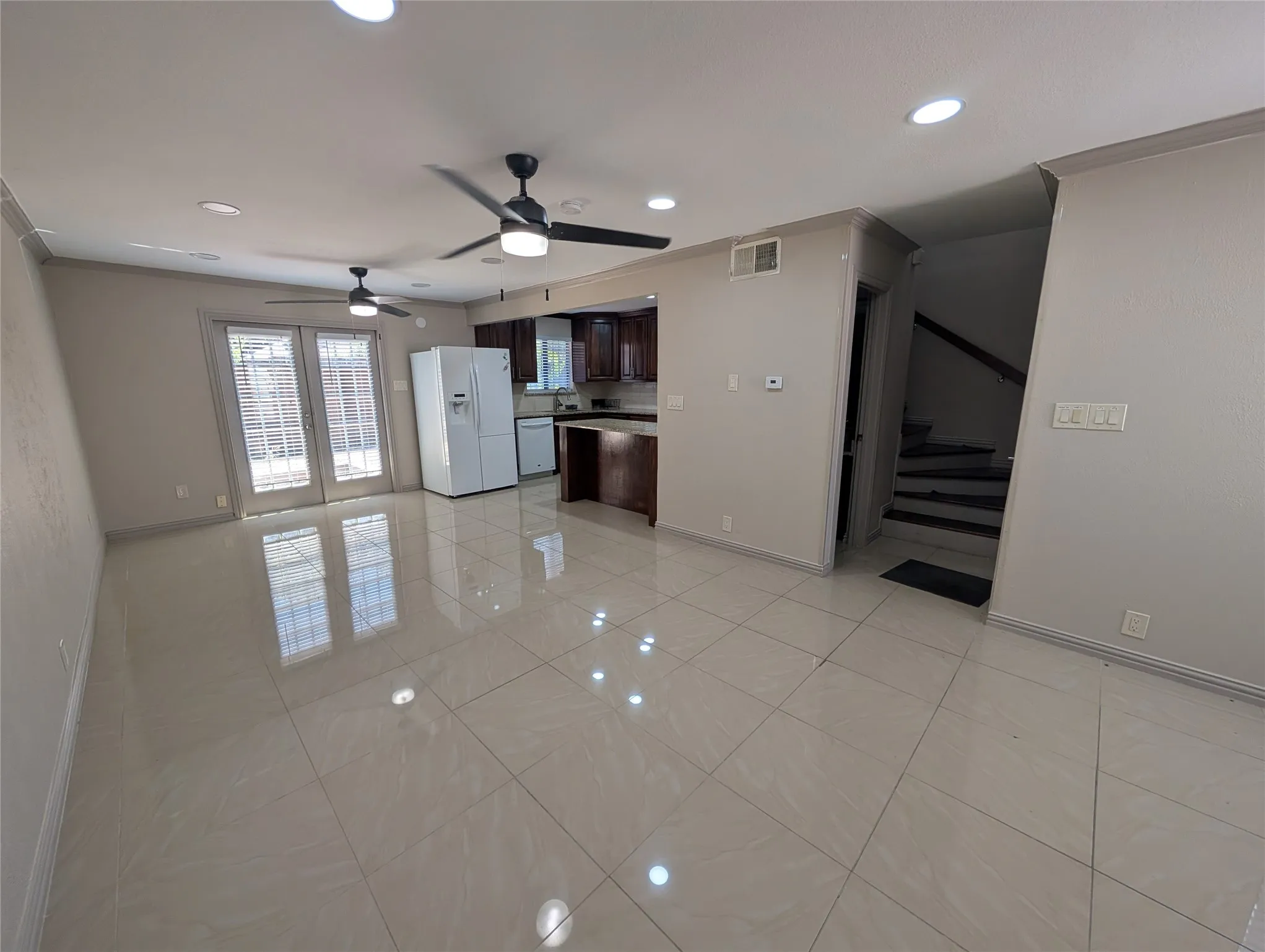 Condominium For Rent in Dallas County , 6646 E Lovers Lane 1105, Dallas, Texas 75214, 2 Bedroom, 2 Bathroom, Garage spaces, 1,031 Sqft, built in 1979, Preowned, mls#21255584, Real Estate Agent in Dallas, Homes For Rent in Dallas county, Homes For Rent in Dallas, Realtor in Dallas Texas, Real Estate Brokerage Independent Realty Texas, Luminita Cordes Realtor