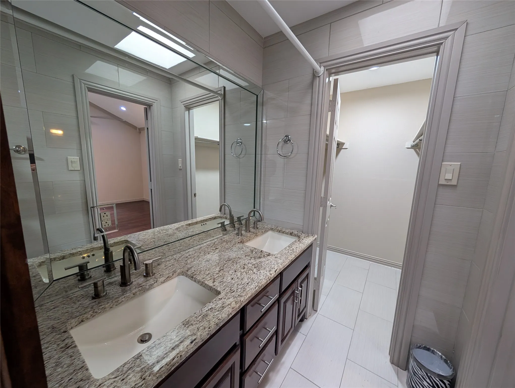 Condominium For Rent in Dallas County , 6646 E Lovers Lane 1105, Dallas, Texas 75214, 2 Bedroom, 2 Bathroom, Garage spaces, 1,031 Sqft, built in 1979, Preowned, mls#21255584, Real Estate Agent in Dallas, Homes For Rent in Dallas county, Homes For Rent in Dallas, Realtor in Dallas Texas, Real Estate Brokerage Independent Realty Texas, Luminita Cordes Realtor