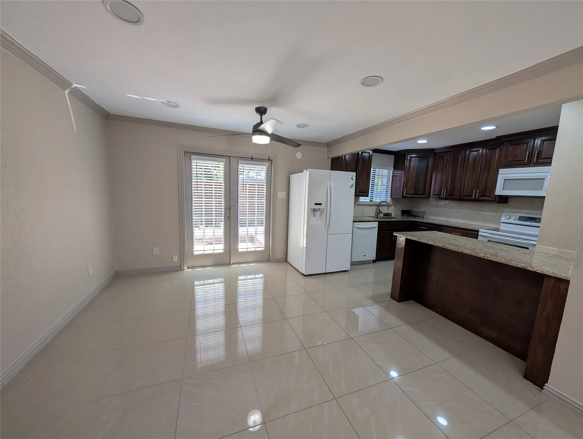Condominium For Rent in Dallas County , 6646 E Lovers Lane 1105, Dallas, Texas 75214, 2 Bedroom, 2 Bathroom, Garage spaces, 1,031 Sqft, built in 1979, Preowned, mls#21255584, Real Estate Agent in Dallas, Homes For Rent in Dallas county, Homes For Rent in Dallas, Realtor in Dallas Texas, Real Estate Brokerage Independent Realty Texas, Luminita Cordes Realtor