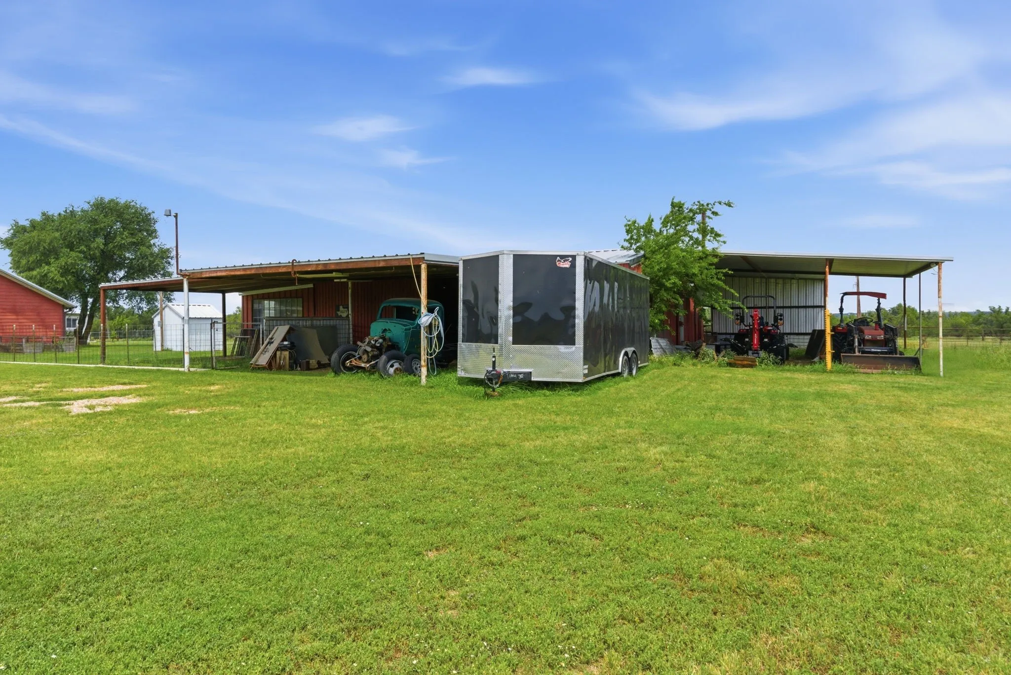 Single Family Residence For Sale in Mills County , 1360 W US Hwy 84 Highway, Mullin, Texas 76864, 3 Bedroom, 3 Bathroom, 2 Garage spaces, 2,242 Sqft, built in 1982, Preowned, mls#21255586, Real Estate Agent in Mullin, Homes For Sale in Mills county, Homes For Sale in Mullin, Realtor in Mullin Texas, Real Estate Brokerage Independent Realty Texas, Luminita Cordes Realtor