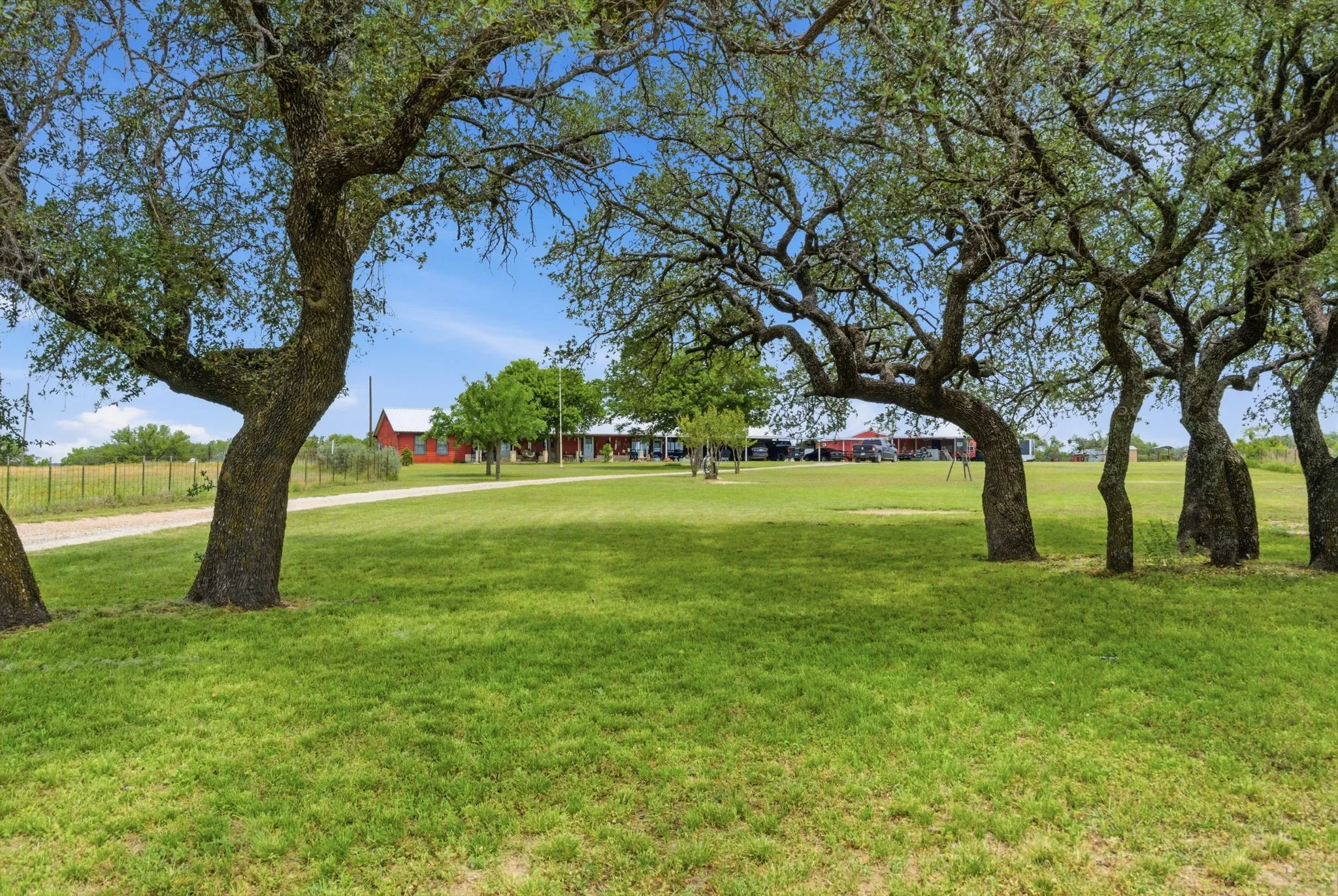 Single Family Residence For Sale in Mills County , 1360 W US Hwy 84 Highway, Mullin, Texas 76864, 3 Bedroom, 3 Bathroom, 2 Garage spaces, 2,242 Sqft, built in 1982, Preowned, mls#21255586, Real Estate Agent in Mullin, Homes For Sale in Mills county, Homes For Sale in Mullin, Realtor in Mullin Texas, Real Estate Brokerage Independent Realty Texas, Luminita Cordes Realtor