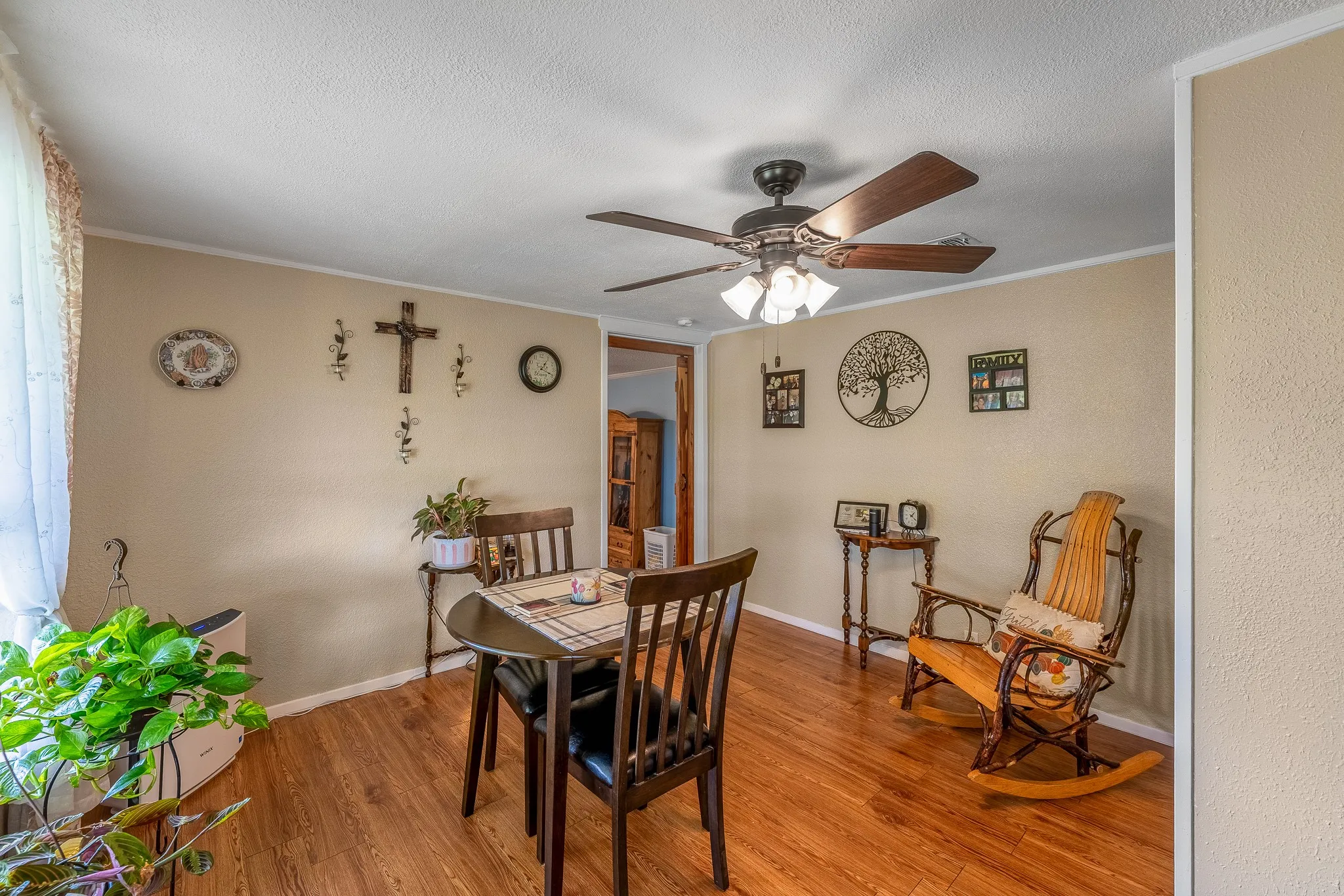 Single Family Residence For Sale in Mills County , 1360 W US Hwy 84 Highway, Mullin, Texas 76864, 3 Bedroom, 3 Bathroom, 2 Garage spaces, 2,242 Sqft, built in 1982, Preowned, mls#21255586, Real Estate Agent in Mullin, Homes For Sale in Mills county, Homes For Sale in Mullin, Realtor in Mullin Texas, Real Estate Brokerage Independent Realty Texas, Luminita Cordes Realtor