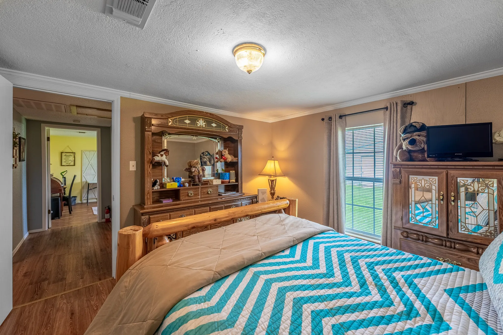 Single Family Residence For Sale in Mills County , 1360 W US Hwy 84 Highway, Mullin, Texas 76864, 3 Bedroom, 3 Bathroom, 2 Garage spaces, 2,242 Sqft, built in 1982, Preowned, mls#21255586, Real Estate Agent in Mullin, Homes For Sale in Mills county, Homes For Sale in Mullin, Realtor in Mullin Texas, Real Estate Brokerage Independent Realty Texas, Luminita Cordes Realtor