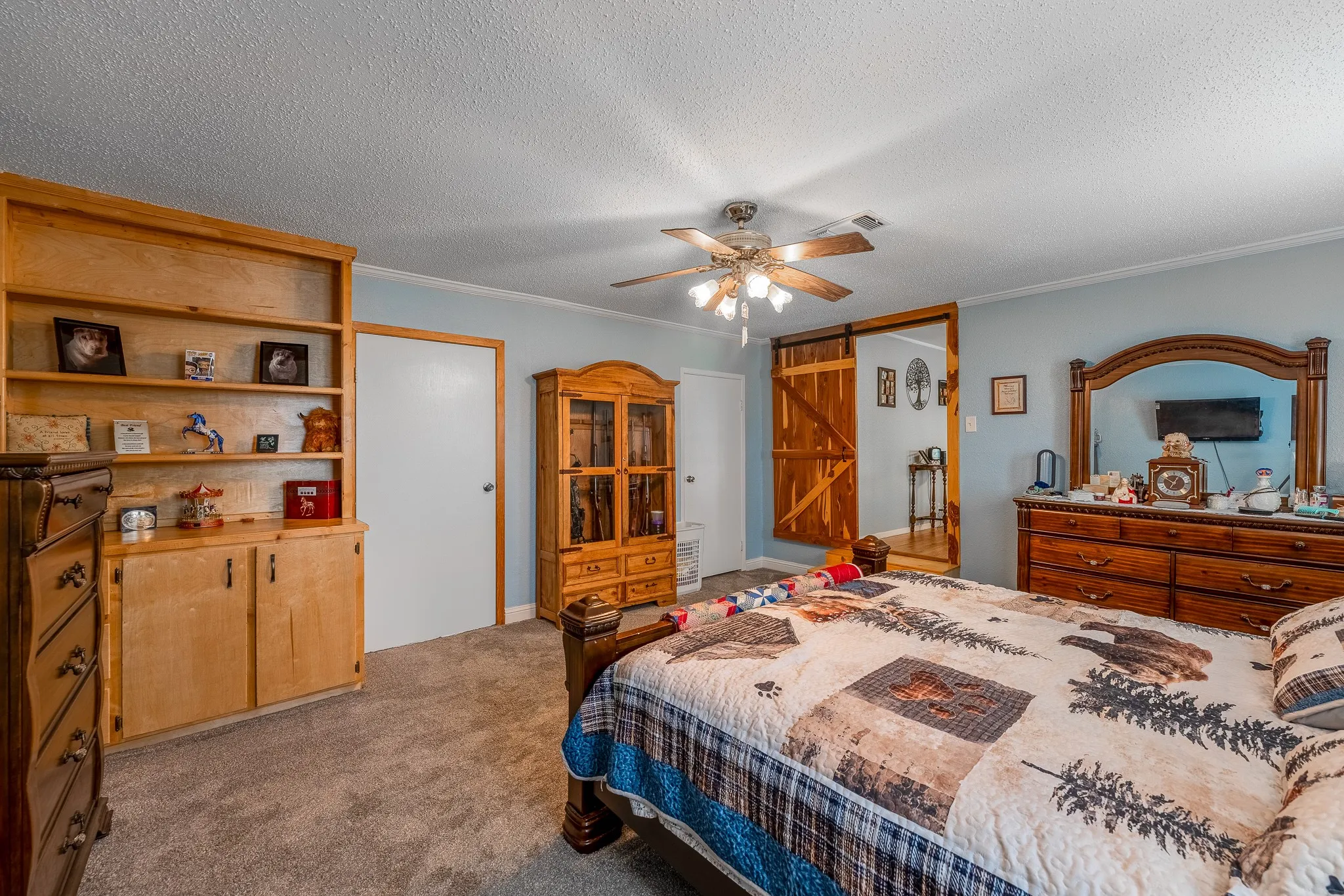 Single Family Residence For Sale in Mills County , 1360 W US Hwy 84 Highway, Mullin, Texas 76864, 3 Bedroom, 3 Bathroom, 2 Garage spaces, 2,242 Sqft, built in 1982, Preowned, mls#21255586, Real Estate Agent in Mullin, Homes For Sale in Mills county, Homes For Sale in Mullin, Realtor in Mullin Texas, Real Estate Brokerage Independent Realty Texas, Luminita Cordes Realtor