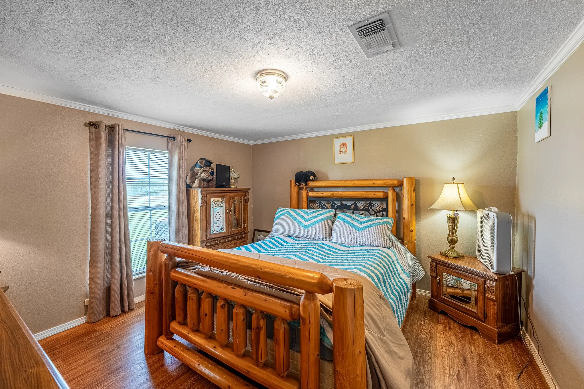 Single Family Residence For Sale in Mills County , 1360 W US Hwy 84 Highway, Mullin, Texas 76864, 3 Bedroom, 3 Bathroom, 2 Garage spaces, 2,242 Sqft, built in 1982, Preowned, mls#21255586, Real Estate Agent in Mullin, Homes For Sale in Mills county, Homes For Sale in Mullin, Realtor in Mullin Texas, Real Estate Brokerage Independent Realty Texas, Luminita Cordes Realtor