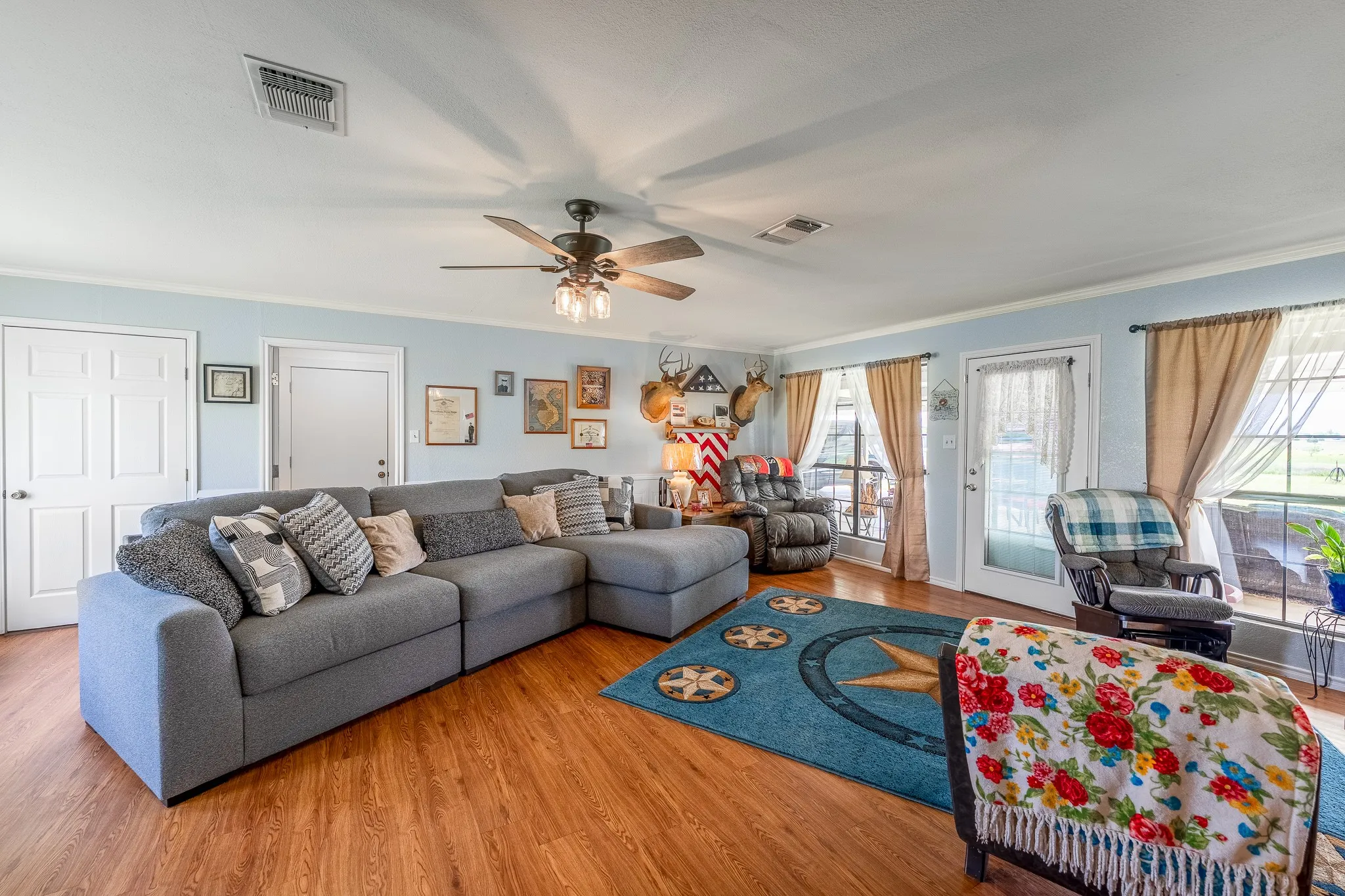 Single Family Residence For Sale in Mills County , 1360 W US Hwy 84 Highway, Mullin, Texas 76864, 3 Bedroom, 3 Bathroom, 2 Garage spaces, 2,242 Sqft, built in 1982, Preowned, mls#21255586, Real Estate Agent in Mullin, Homes For Sale in Mills county, Homes For Sale in Mullin, Realtor in Mullin Texas, Real Estate Brokerage Independent Realty Texas, Luminita Cordes Realtor