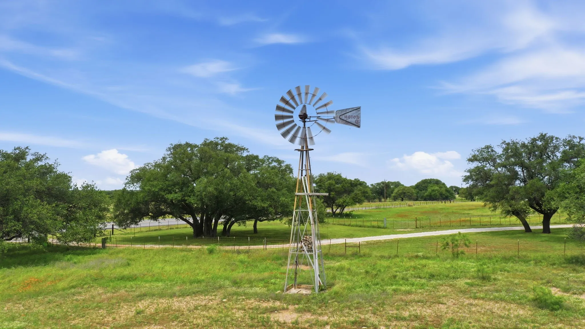 Single Family Residence For Sale in Mills County , 1360 W US Hwy 84 Highway, Mullin, Texas 76864, 3 Bedroom, 3 Bathroom, 2 Garage spaces, 2,242 Sqft, built in 1982, Preowned, mls#21255586, Real Estate Agent in Mullin, Homes For Sale in Mills county, Homes For Sale in Mullin, Realtor in Mullin Texas, Real Estate Brokerage Independent Realty Texas, Luminita Cordes Realtor