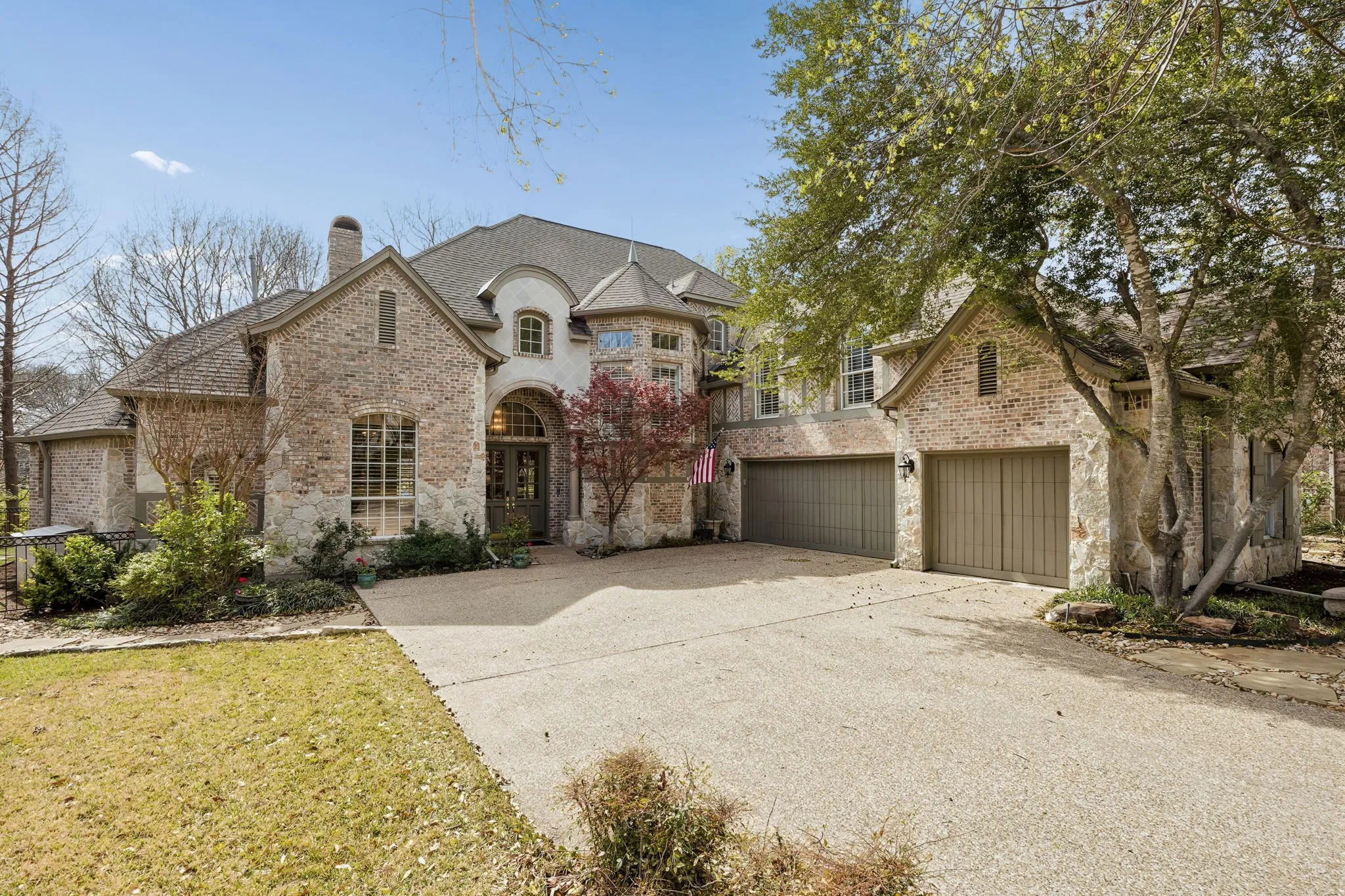 Single Family Residence For Sale in Collin County , 1724 Pembroke Lane, Mc Kinney, Texas 75072, 5 Bedroom, 5 Bathroom, 3 Garage spaces, 4,434 Sqft, built in 1997, Preowned, mls#21255426, Real Estate Agent in Mc Kinney, Homes For Sale in Collin county, Homes For Sale in Mc Kinney, Realtor in Mc Kinney Texas, Real Estate Brokerage Independent Realty Texas, Luminita Cordes Realtor