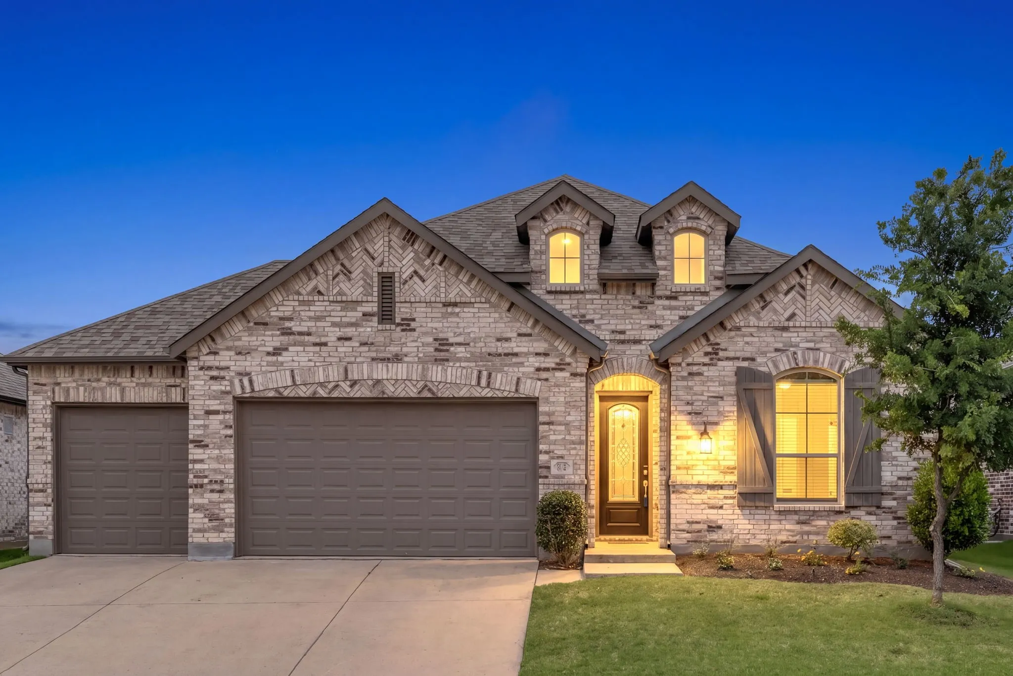Single Family Residence For Sale in Grayson County , 902 Pelican Drive, Sherman, Texas 75092, 4 Bedroom, 3 Bathroom, 3 Garage spaces, 2,276 Sqft, built in 2020, mls#21255529, Real Estate Agent in Sherman, Homes For Sale in Grayson county, Homes For Sale in Sherman, Realtor in Sherman Texas, Real Estate Brokerage Independent Realty Texas, Luminita Cordes Realtor