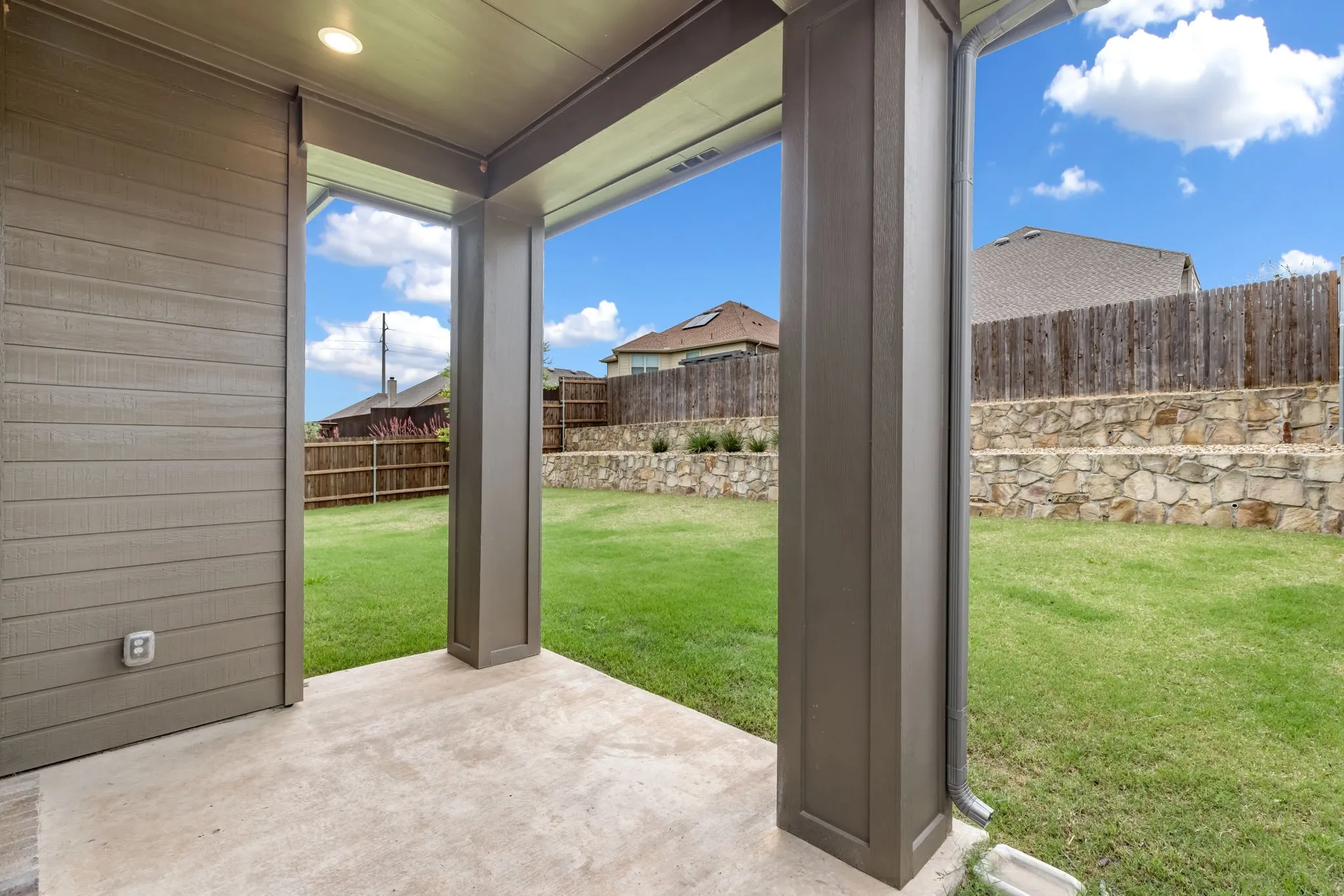 Single Family Residence For Sale in Grayson County , 902 Pelican Drive, Sherman, Texas 75092, 4 Bedroom, 3 Bathroom, 3 Garage spaces, 2,276 Sqft, built in 2020, mls#21255529, Real Estate Agent in Sherman, Homes For Sale in Grayson county, Homes For Sale in Sherman, Realtor in Sherman Texas, Real Estate Brokerage Independent Realty Texas, Luminita Cordes Realtor