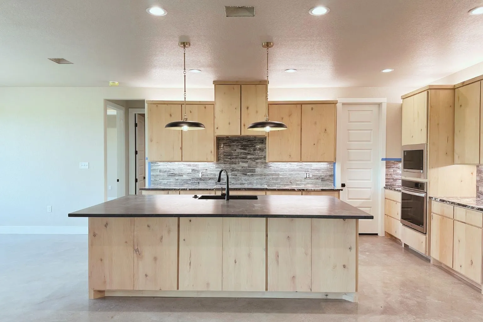 Single Family Residence For Sale in Parker County , 1054 Dove Hill Branch, Weatherford, Texas 76088, 4 Bedroom, 3 Bathroom, 3 Garage spaces, 2,347 Sqft, built in 2026, New Construction - Incomplete, mls#21252495, Real Estate Agent in Weatherford, Homes For Sale in Parker county, Homes For Sale in Weatherford, Realtor in Weatherford Texas, Real Estate Brokerage Independent Realty Texas, Luminita Cordes Realtor