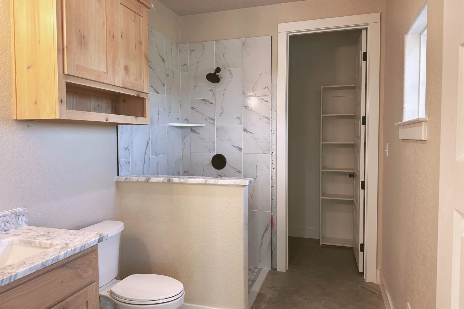 Bathroom In Office Or Secondary Bedroom