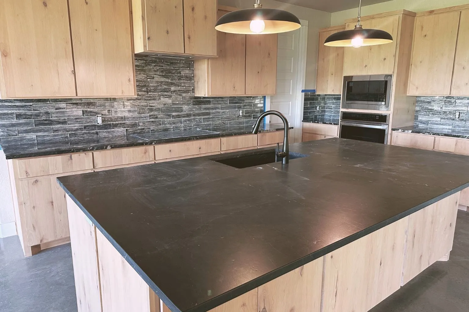 Single Family Residence For Sale in Parker County , 1054 Dove Hill Branch, Weatherford, Texas 76088, 4 Bedroom, 3 Bathroom, 3 Garage spaces, 2,347 Sqft, built in 2026, New Construction - Incomplete, mls#21252495, Real Estate Agent in Weatherford, Homes For Sale in Parker county, Homes For Sale in Weatherford, Realtor in Weatherford Texas, Real Estate Brokerage Independent Realty Texas, Luminita Cordes Realtor