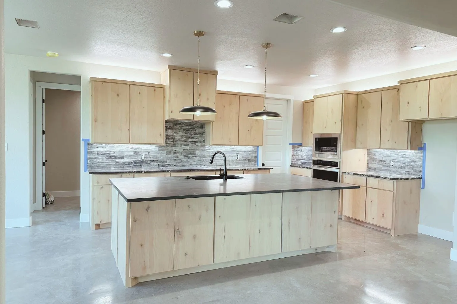 Single Family Residence For Sale in Parker County , 1054 Dove Hill Branch, Weatherford, Texas 76088, 4 Bedroom, 3 Bathroom, 3 Garage spaces, 2,347 Sqft, built in 2026, New Construction - Incomplete, mls#21252495, Real Estate Agent in Weatherford, Homes For Sale in Parker county, Homes For Sale in Weatherford, Realtor in Weatherford Texas, Real Estate Brokerage Independent Realty Texas, Luminita Cordes Realtor