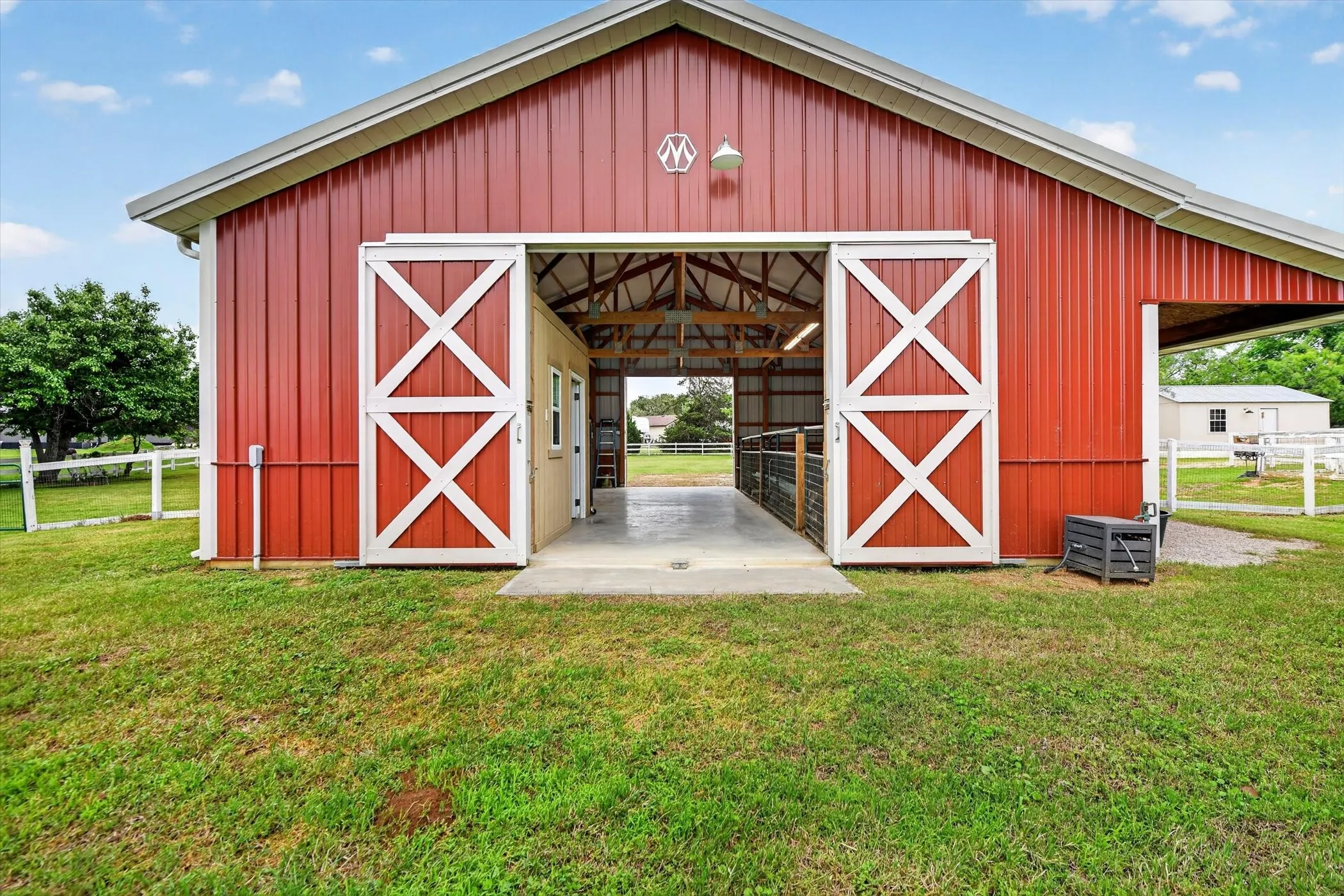 Single Family Residence For Sale in Denton County , 951 Ridgewood Circle, Bartonville, Texas 76226, 3 Bedroom, 2 Bathroom, 2 Garage spaces, 2,062 Sqft, built in 1985, mls#21254605, Real Estate Agent in Bartonville, Homes For Sale in Denton county, Homes For Sale in Bartonville, Realtor in Bartonville Texas, Real Estate Brokerage Independent Realty Texas, Luminita Cordes Realtor
