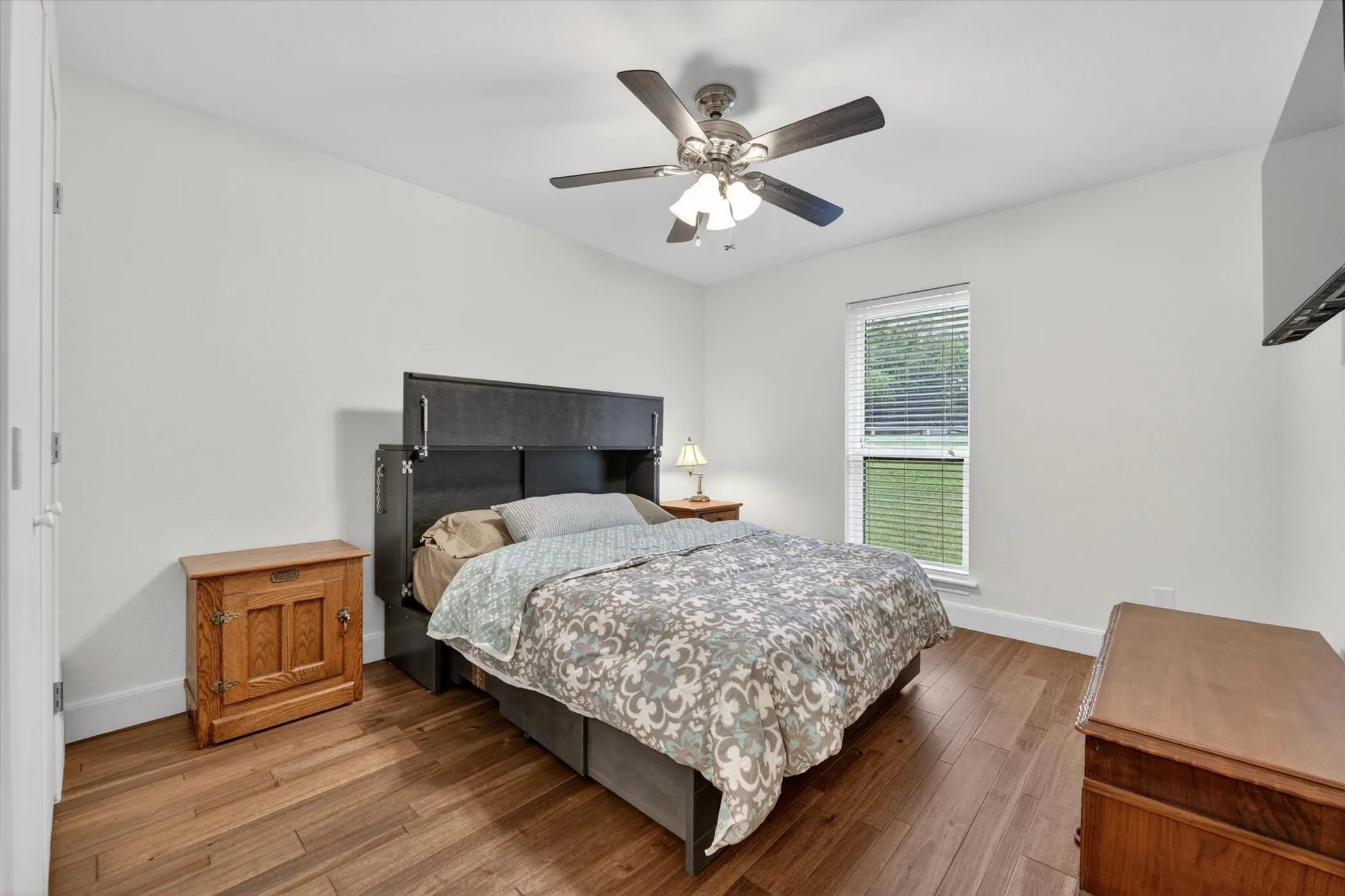 Single Family Residence For Sale in Denton County , 951 Ridgewood Circle, Bartonville, Texas 76226, 3 Bedroom, 2 Bathroom, 2 Garage spaces, 2,062 Sqft, built in 1985, mls#21254605, Real Estate Agent in Bartonville, Homes For Sale in Denton county, Homes For Sale in Bartonville, Realtor in Bartonville Texas, Real Estate Brokerage Independent Realty Texas, Luminita Cordes Realtor