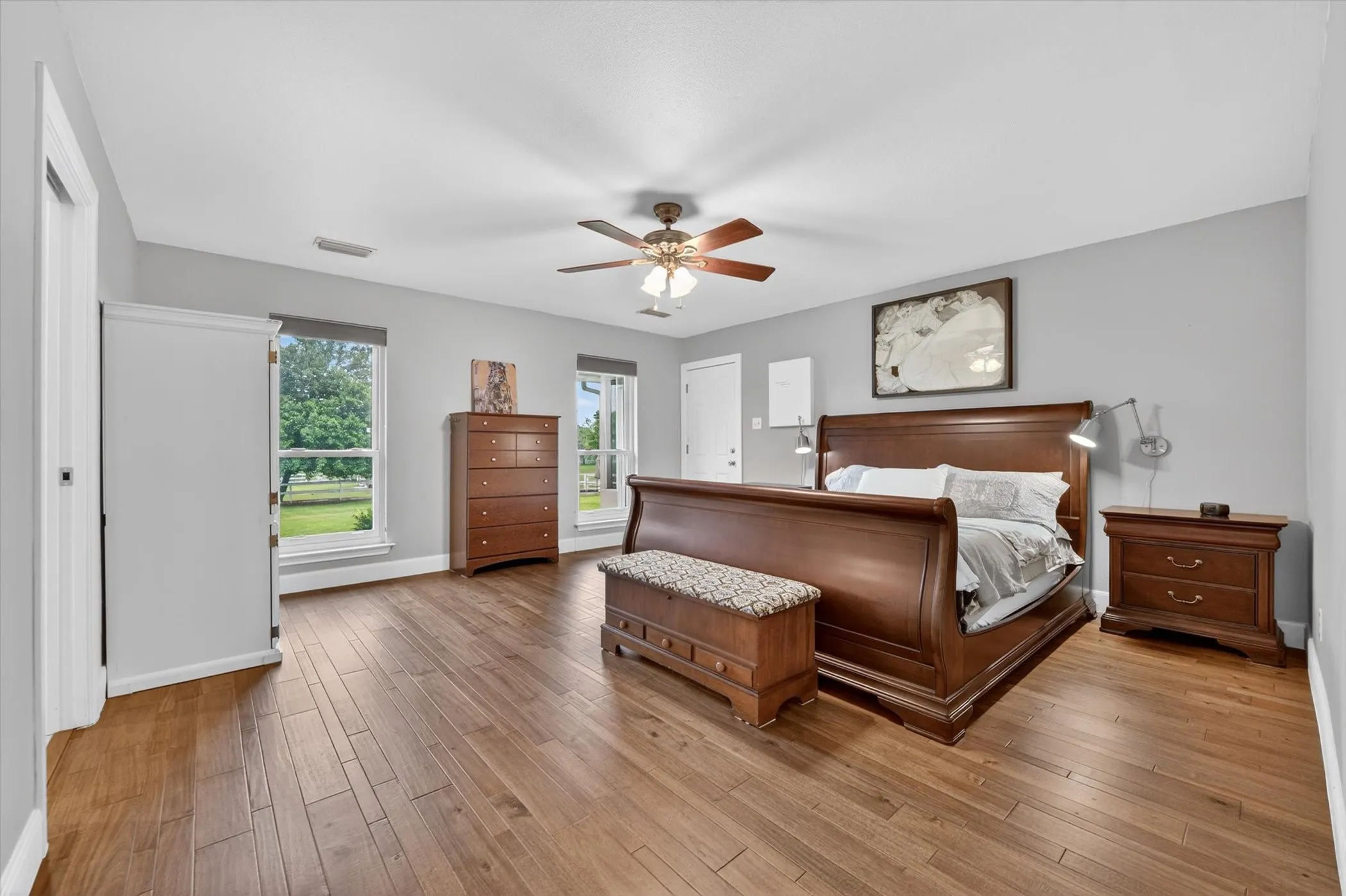 Single Family Residence For Sale in Denton County , 951 Ridgewood Circle, Bartonville, Texas 76226, 3 Bedroom, 2 Bathroom, 2 Garage spaces, 2,062 Sqft, built in 1985, mls#21254605, Real Estate Agent in Bartonville, Homes For Sale in Denton county, Homes For Sale in Bartonville, Realtor in Bartonville Texas, Real Estate Brokerage Independent Realty Texas, Luminita Cordes Realtor