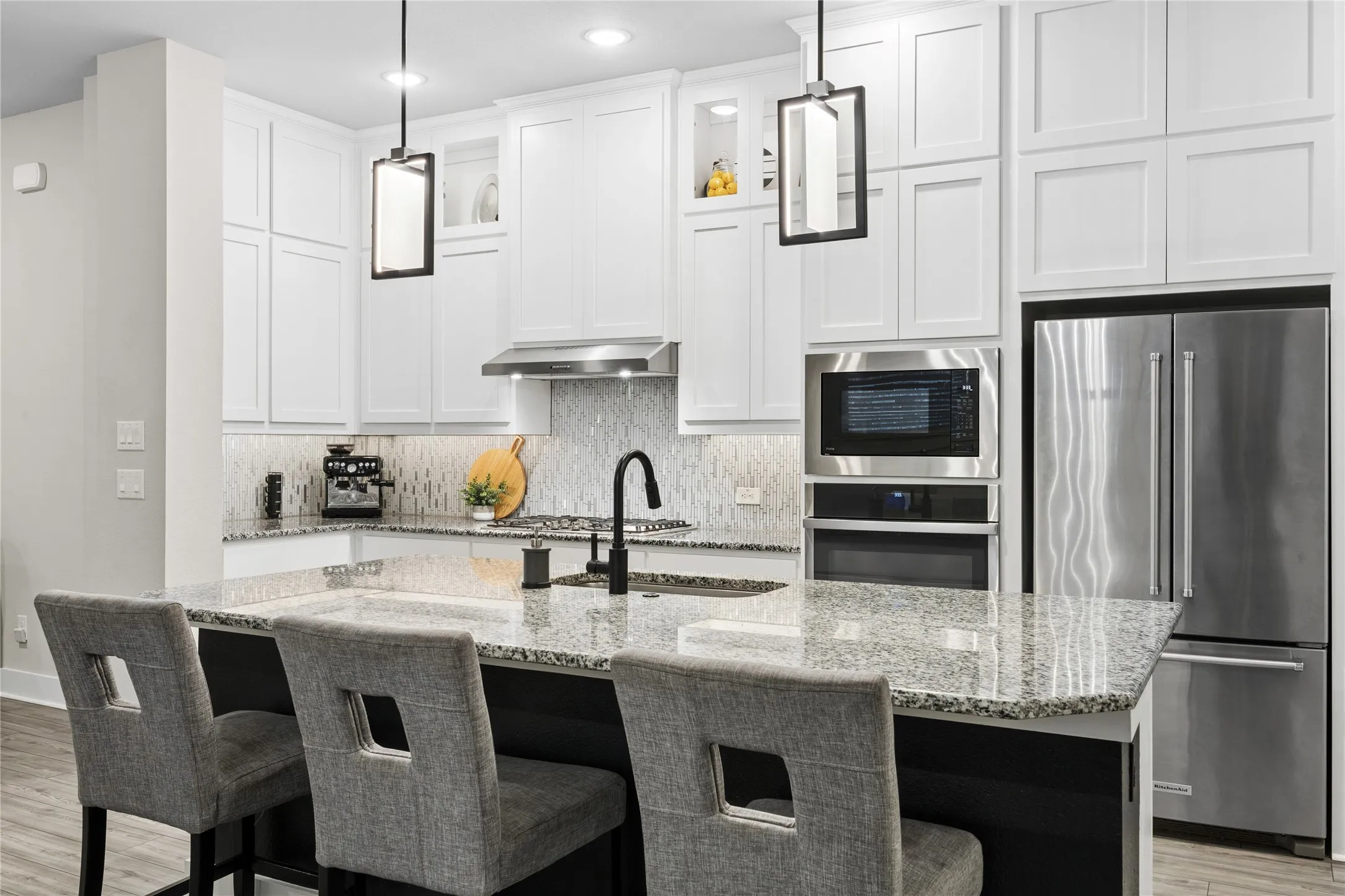 Single Family Residence For Sale in Collin County , 2700 War Admiral Street, Celina, Texas 75009, 4 Bedroom, 3 Bathroom, 2 Garage spaces, 2,246 Sqft, built in 2020, Preowned, mls#21255438, Real Estate Agent in Celina, Homes For Sale in Collin county, Homes For Sale in Celina, Realtor in Celina Texas, Real Estate Brokerage Independent Realty Texas, Luminita Cordes Realtor