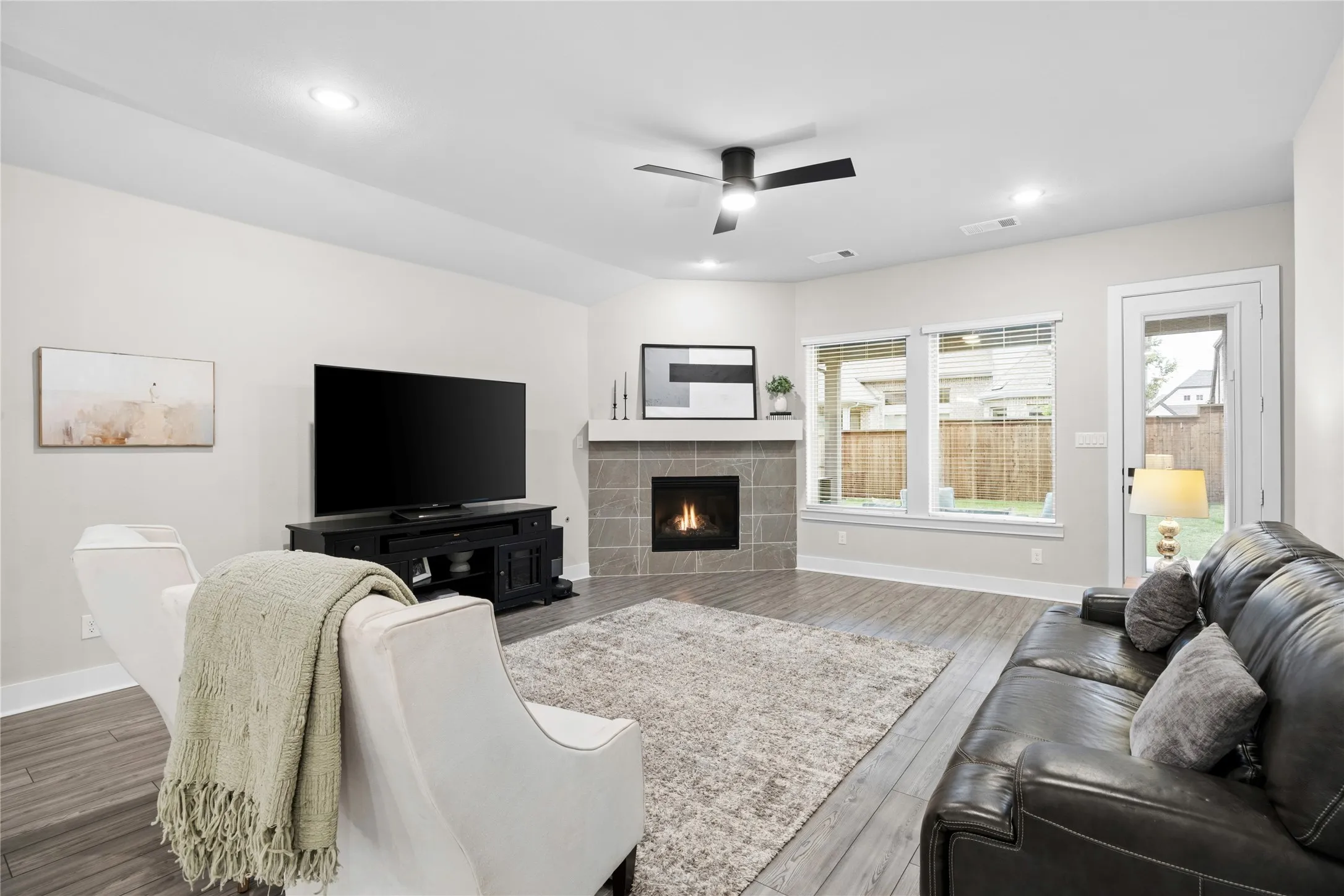 Single Family Residence For Sale in Collin County , 2700 War Admiral Street, Celina, Texas 75009, 4 Bedroom, 3 Bathroom, 2 Garage spaces, 2,246 Sqft, built in 2020, Preowned, mls#21255438, Real Estate Agent in Celina, Homes For Sale in Collin county, Homes For Sale in Celina, Realtor in Celina Texas, Real Estate Brokerage Independent Realty Texas, Luminita Cordes Realtor