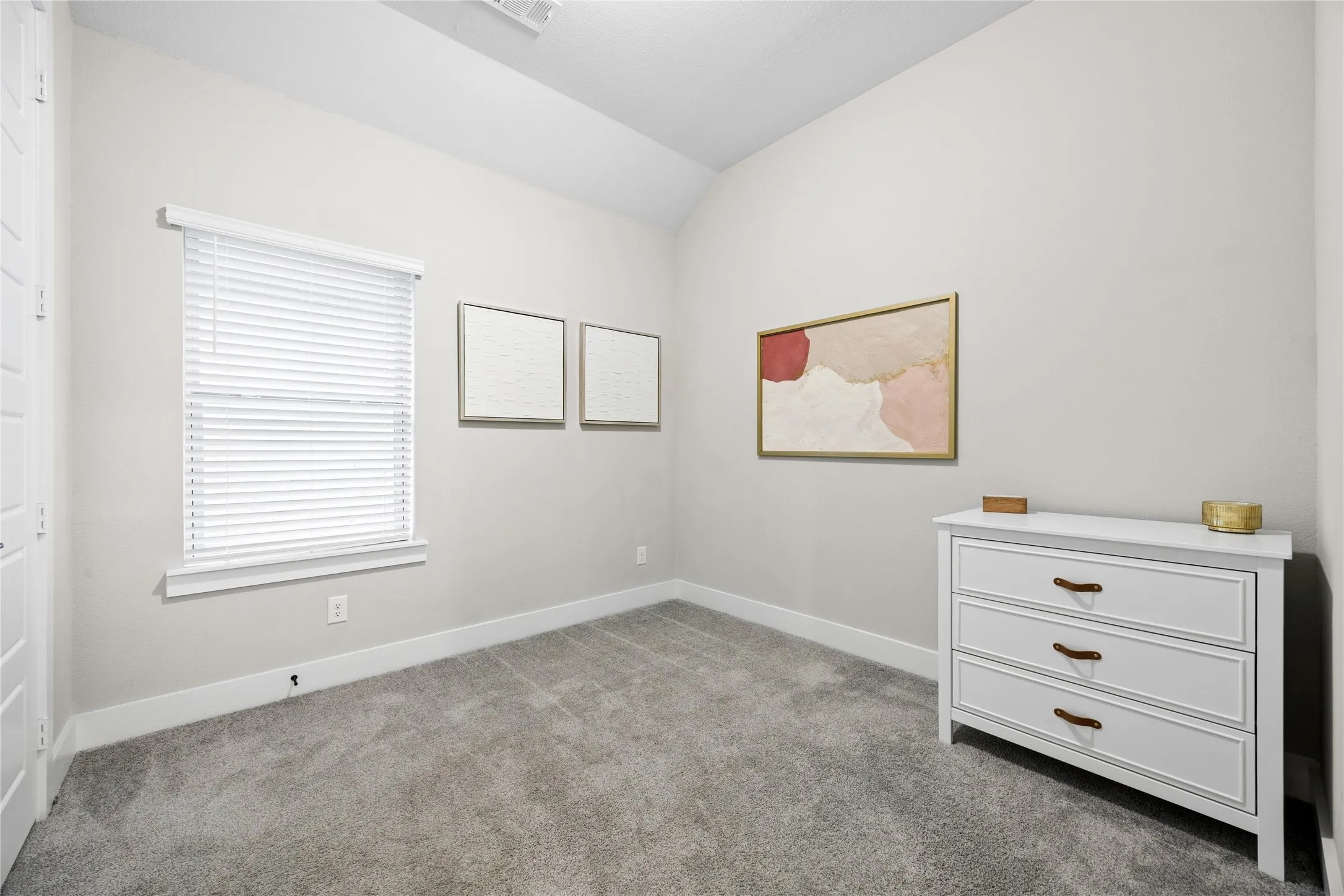Single Family Residence For Sale in Collin County , 2700 War Admiral Street, Celina, Texas 75009, 4 Bedroom, 3 Bathroom, 2 Garage spaces, 2,246 Sqft, built in 2020, Preowned, mls#21255438, Real Estate Agent in Celina, Homes For Sale in Collin county, Homes For Sale in Celina, Realtor in Celina Texas, Real Estate Brokerage Independent Realty Texas, Luminita Cordes Realtor