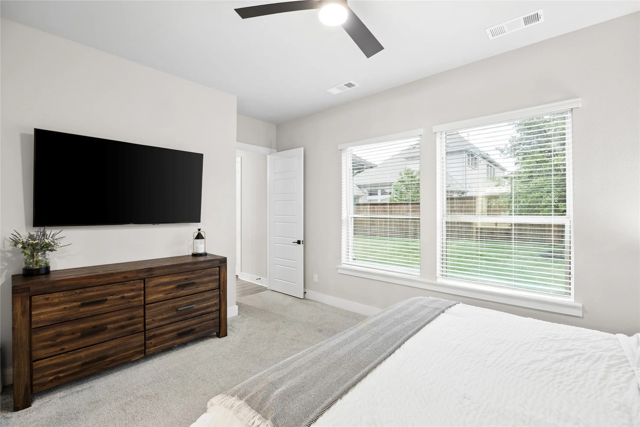 Single Family Residence For Sale in Collin County , 2700 War Admiral Street, Celina, Texas 75009, 4 Bedroom, 3 Bathroom, 2 Garage spaces, 2,246 Sqft, built in 2020, Preowned, mls#21255438, Real Estate Agent in Celina, Homes For Sale in Collin county, Homes For Sale in Celina, Realtor in Celina Texas, Real Estate Brokerage Independent Realty Texas, Luminita Cordes Realtor