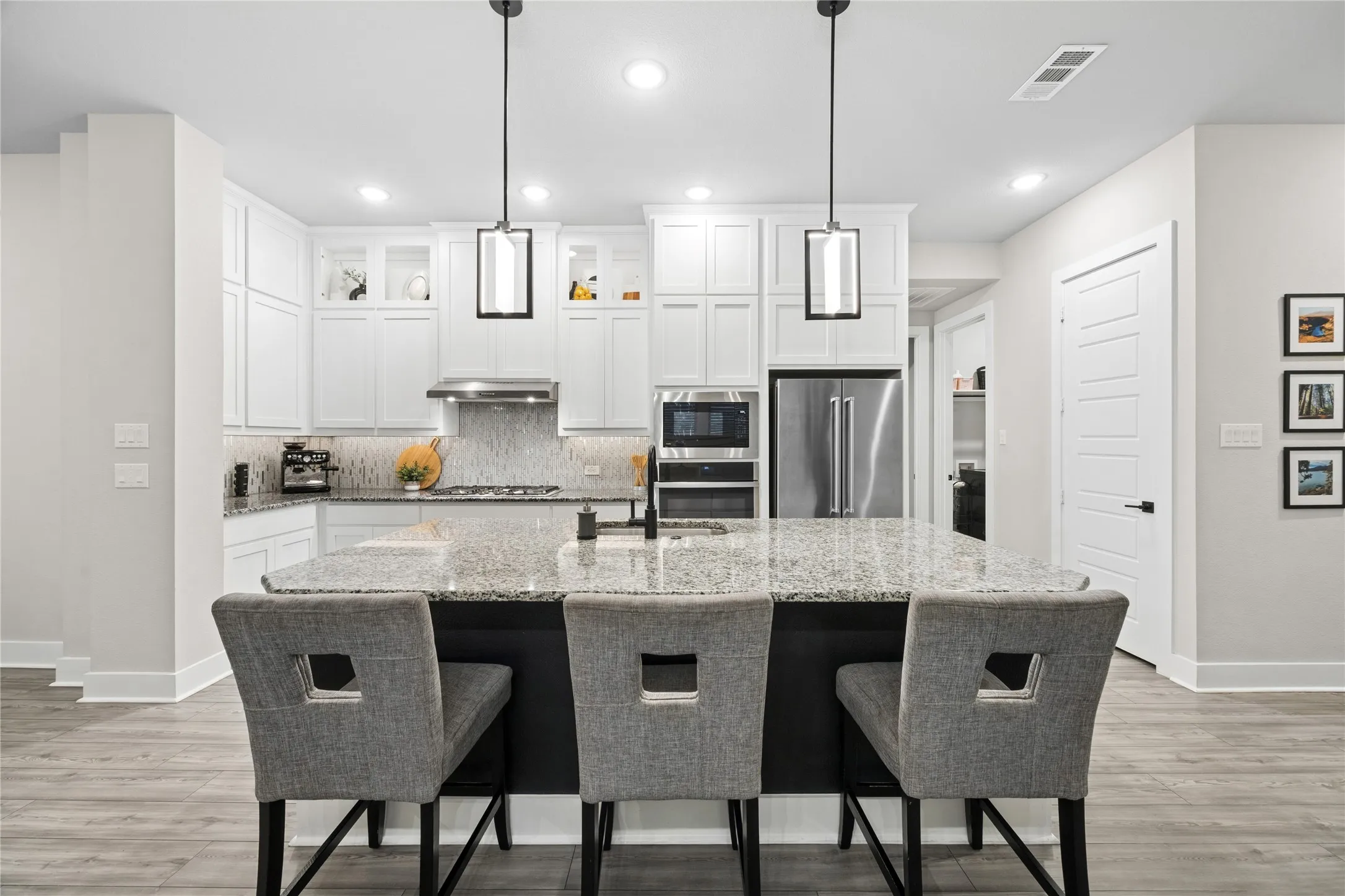 Single Family Residence For Sale in Collin County , 2700 War Admiral Street, Celina, Texas 75009, 4 Bedroom, 3 Bathroom, 2 Garage spaces, 2,246 Sqft, built in 2020, Preowned, mls#21255438, Real Estate Agent in Celina, Homes For Sale in Collin county, Homes For Sale in Celina, Realtor in Celina Texas, Real Estate Brokerage Independent Realty Texas, Luminita Cordes Realtor