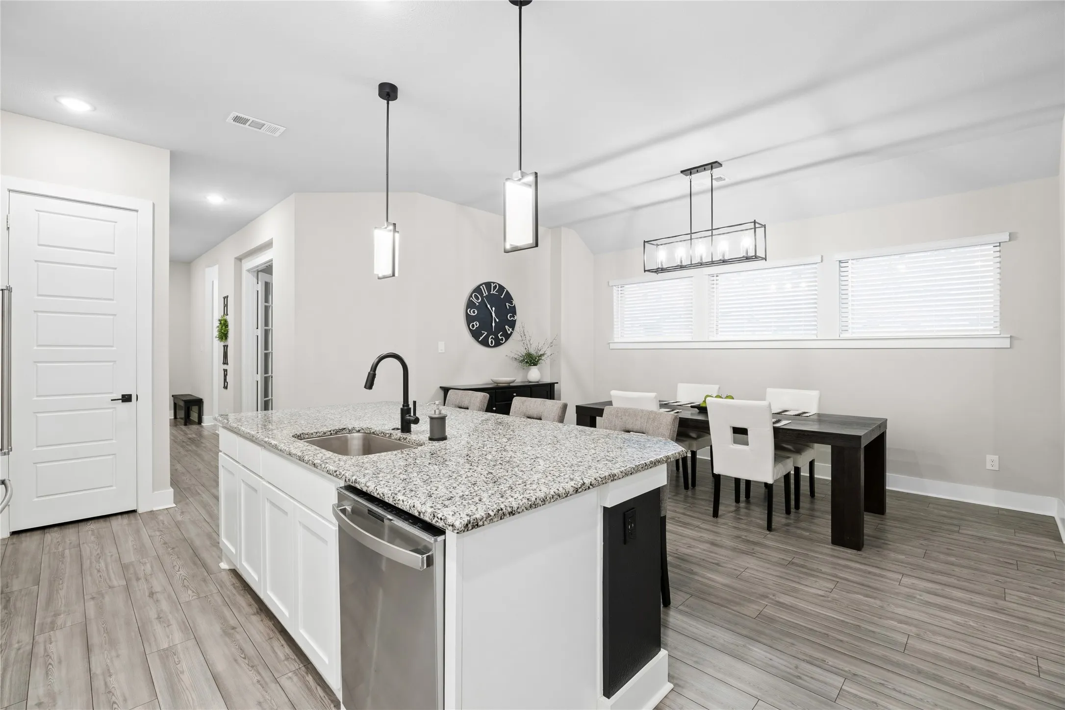 Single Family Residence For Sale in Collin County , 2700 War Admiral Street, Celina, Texas 75009, 4 Bedroom, 3 Bathroom, 2 Garage spaces, 2,246 Sqft, built in 2020, Preowned, mls#21255438, Real Estate Agent in Celina, Homes For Sale in Collin county, Homes For Sale in Celina, Realtor in Celina Texas, Real Estate Brokerage Independent Realty Texas, Luminita Cordes Realtor