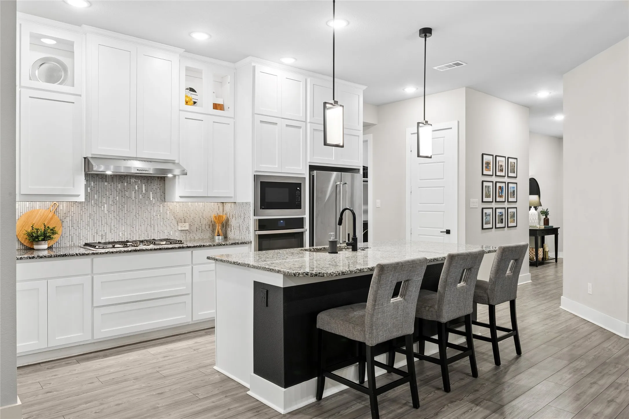 Single Family Residence For Sale in Collin County , 2700 War Admiral Street, Celina, Texas 75009, 4 Bedroom, 3 Bathroom, 2 Garage spaces, 2,246 Sqft, built in 2020, Preowned, mls#21255438, Real Estate Agent in Celina, Homes For Sale in Collin county, Homes For Sale in Celina, Realtor in Celina Texas, Real Estate Brokerage Independent Realty Texas, Luminita Cordes Realtor